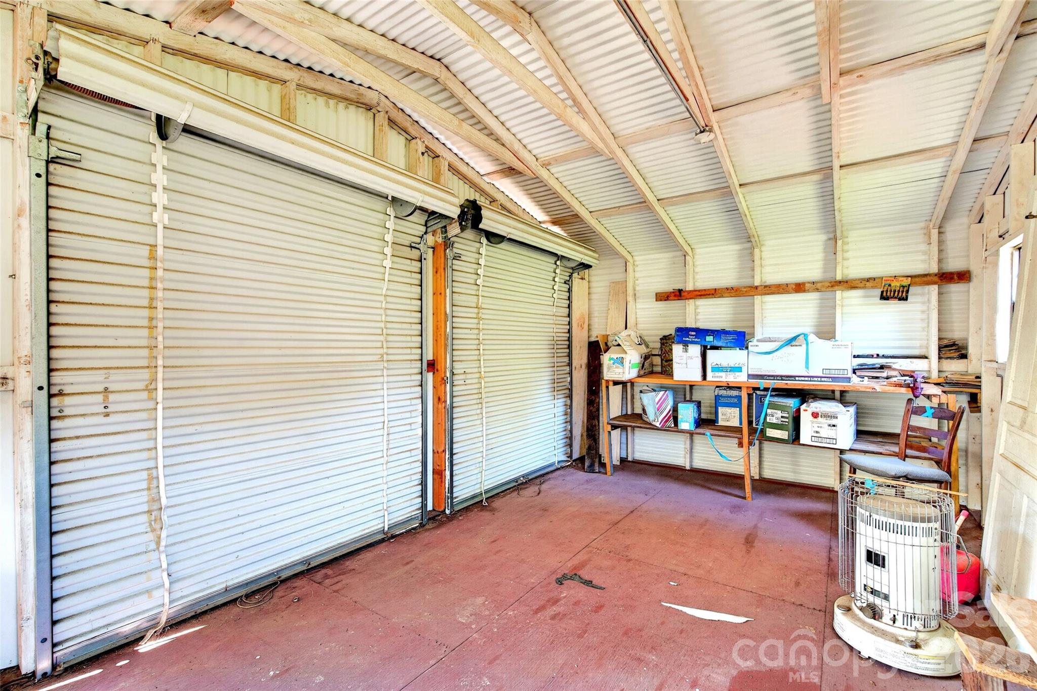 main property photo 28