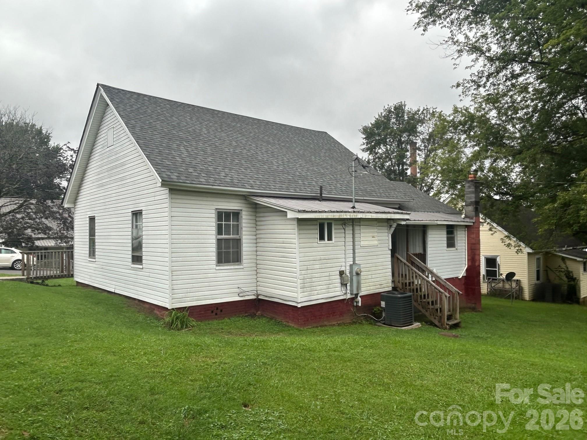 main property photo 30