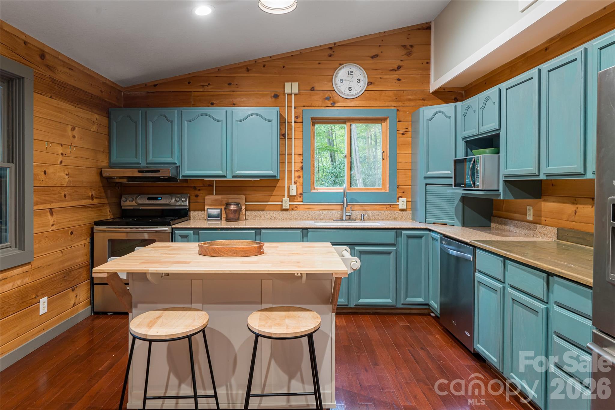main property photo 11