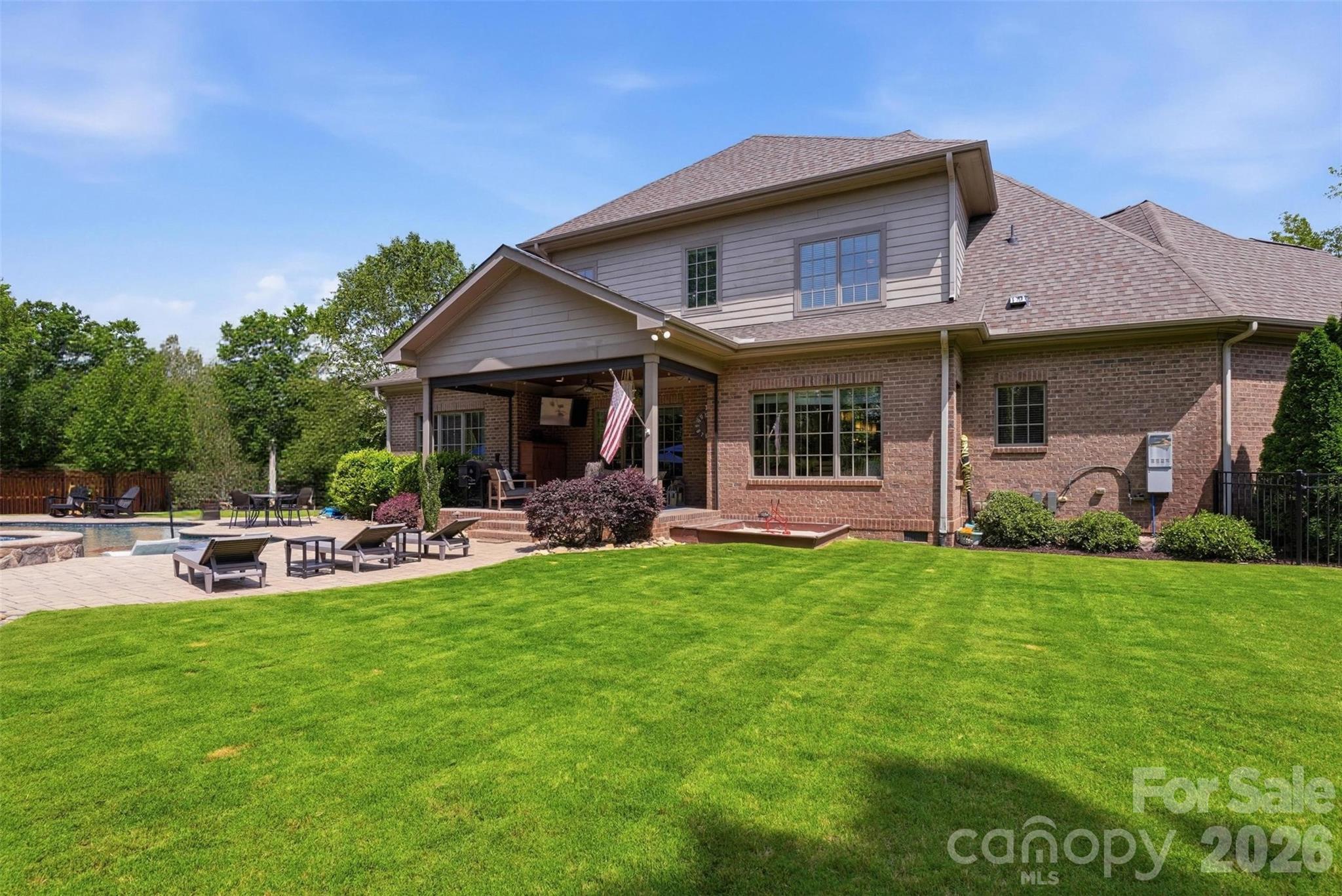 main property photo 5
