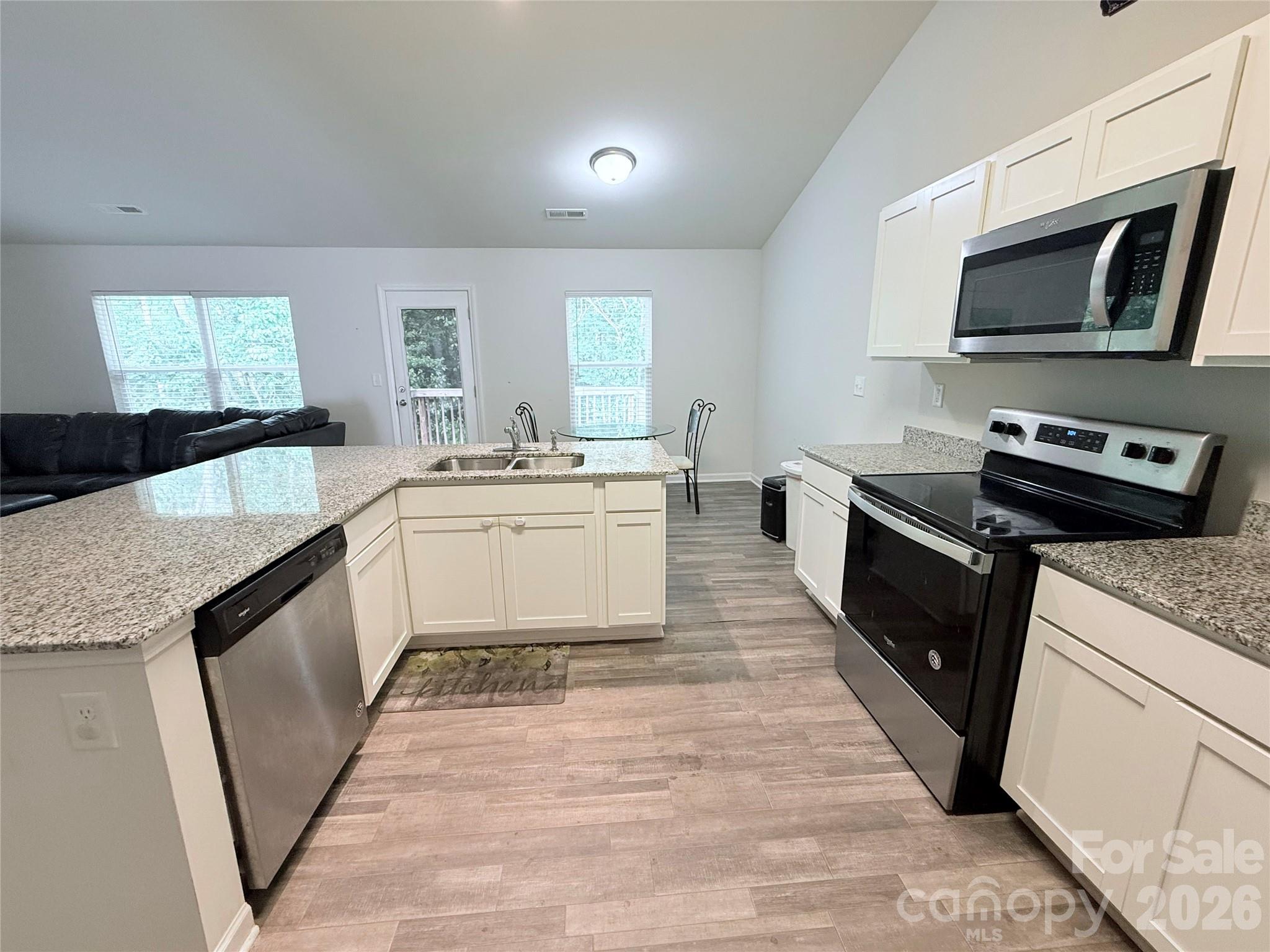 property viewer photo 16