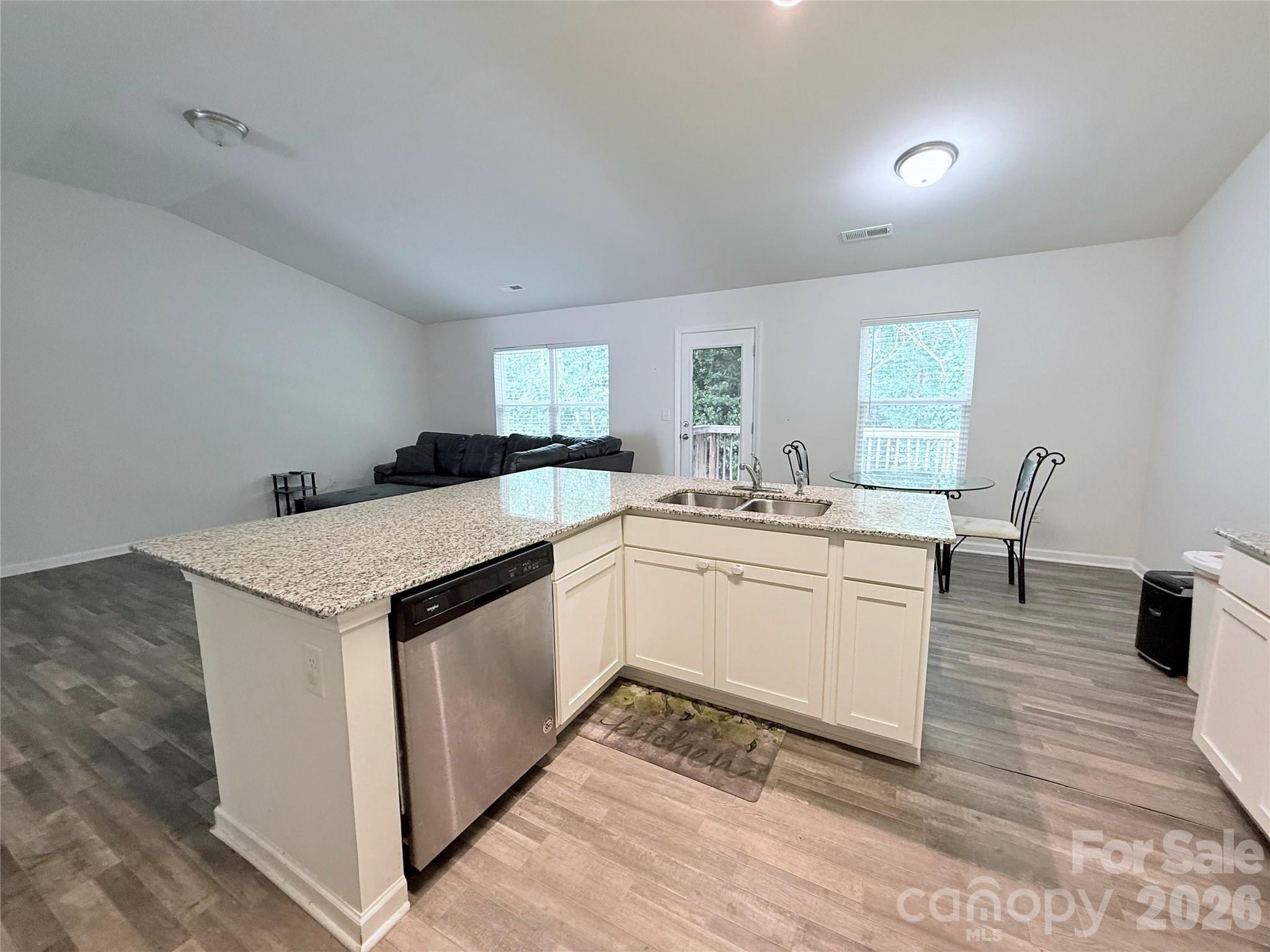 property viewer photo 17