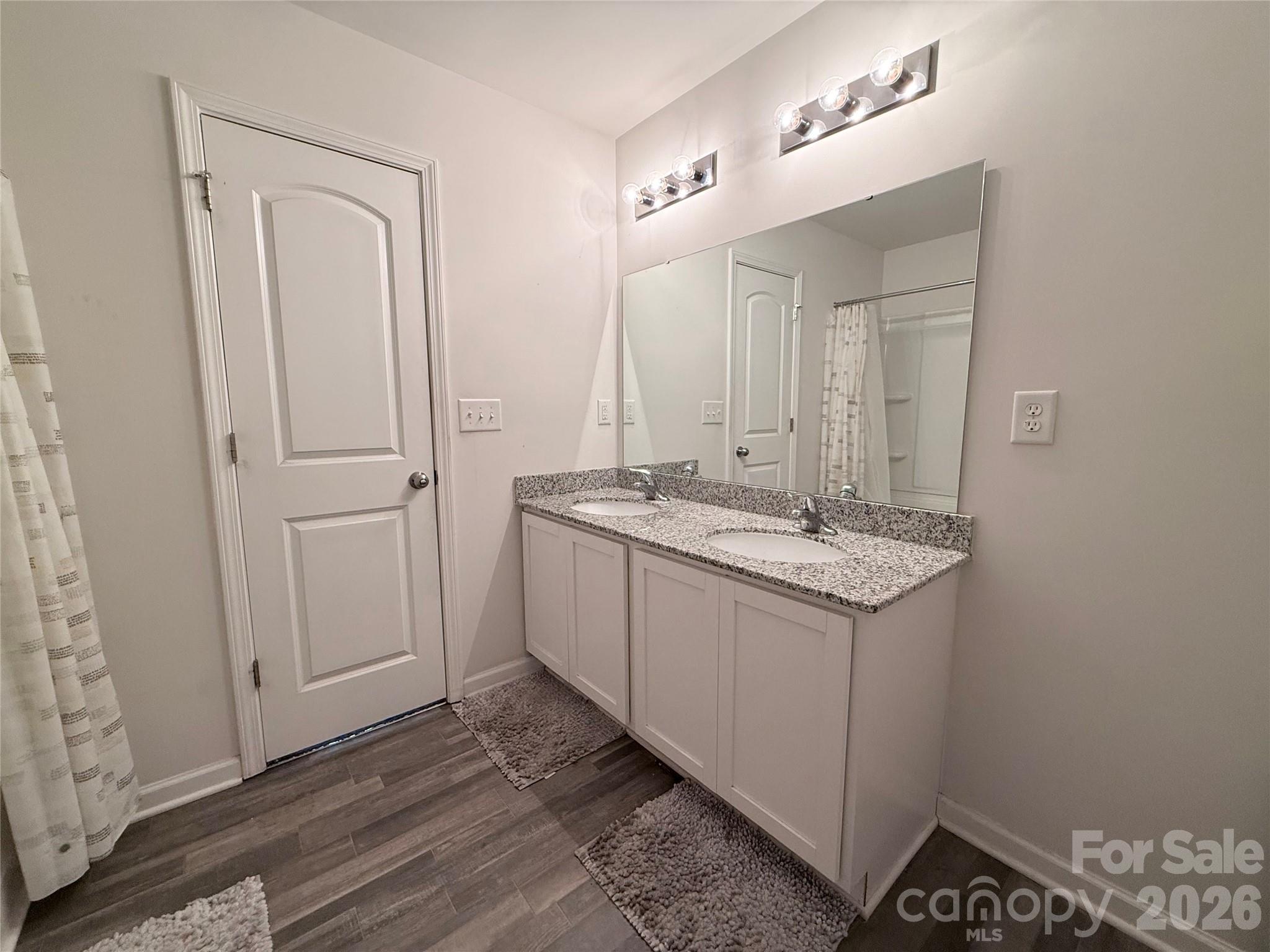 property viewer photo 22