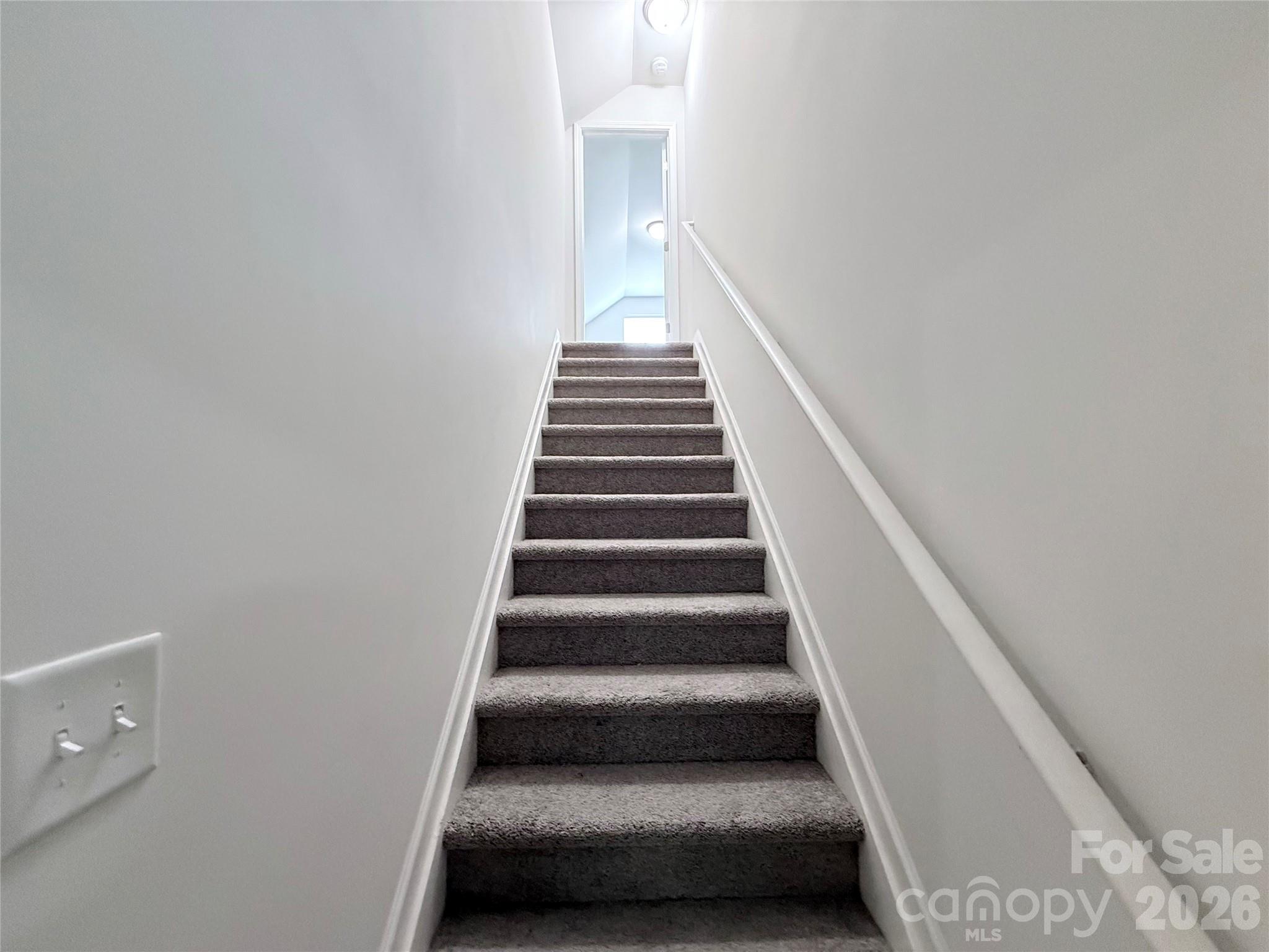 property viewer photo 30
