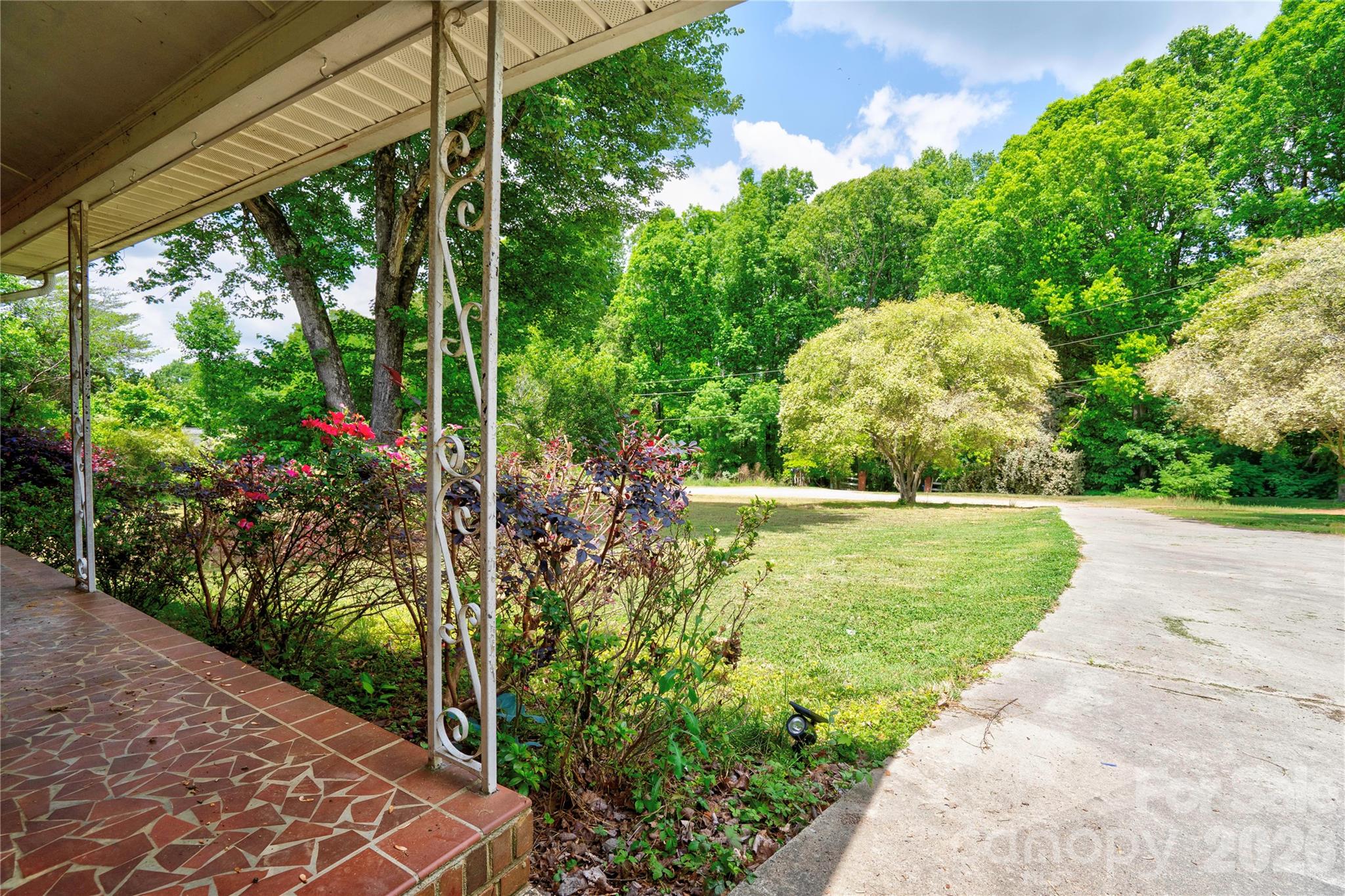 main property photo 34