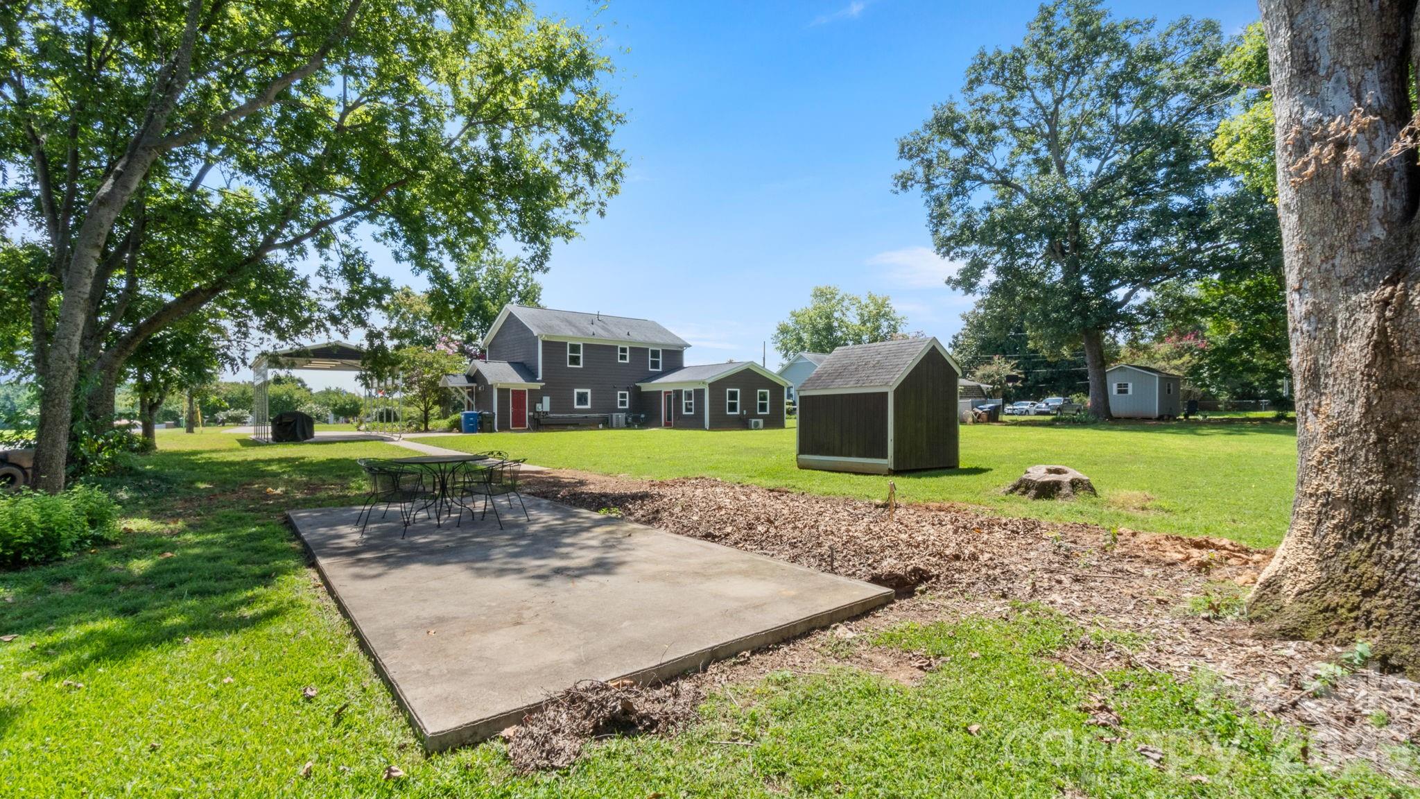 main property photo 30