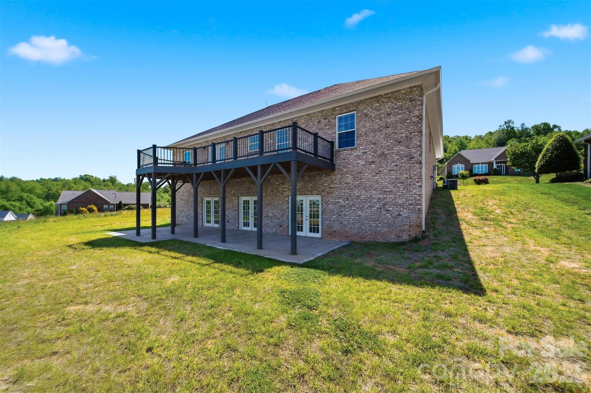 main property photo 25