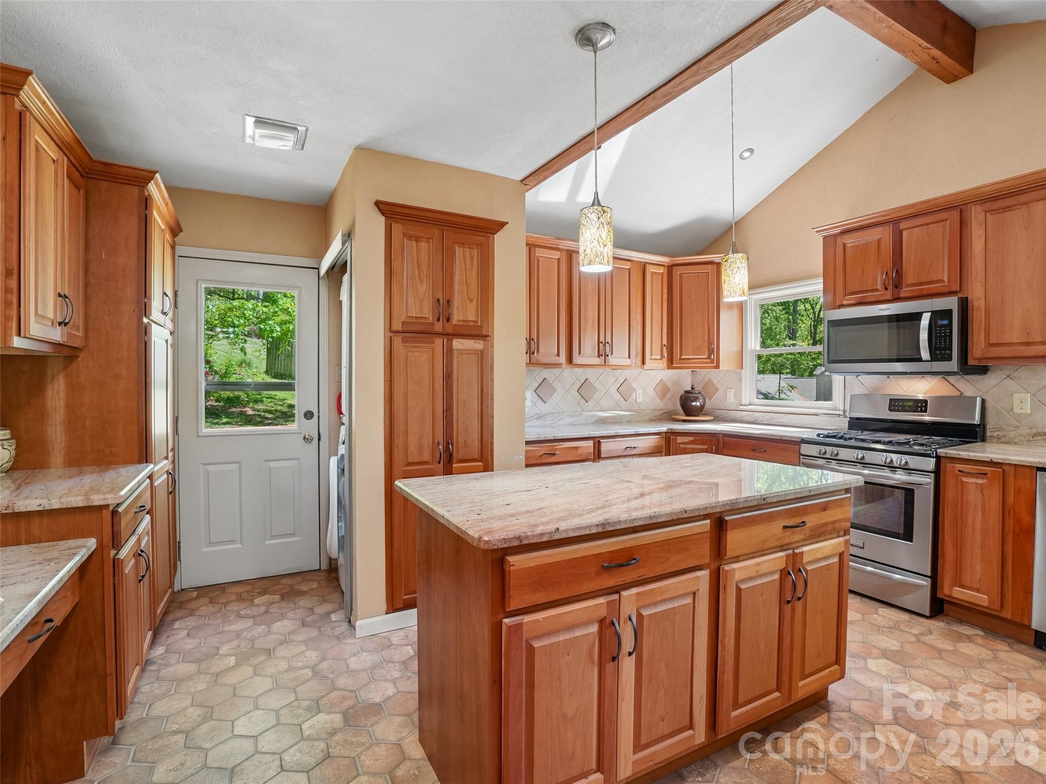 main property photo 15
