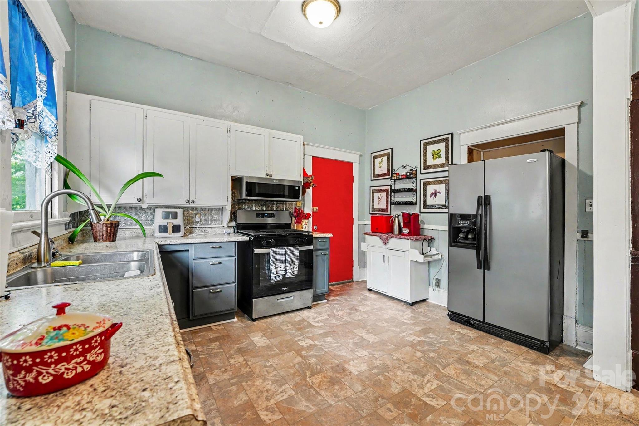 main property photo 14