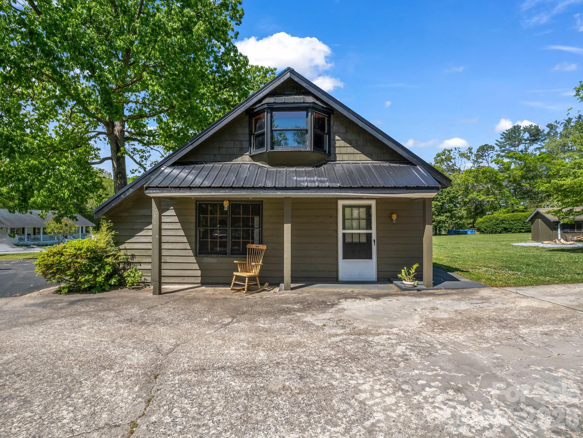 main property photo 37
