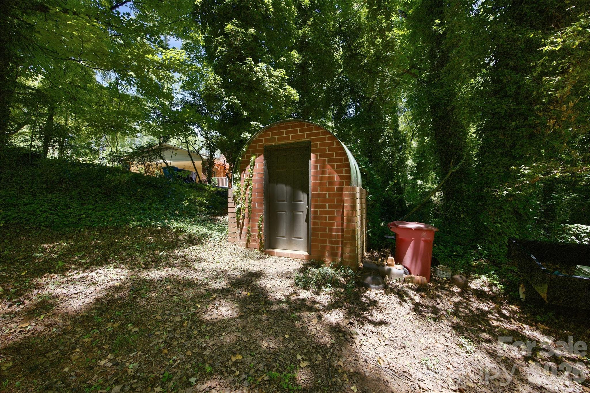 main property photo 34