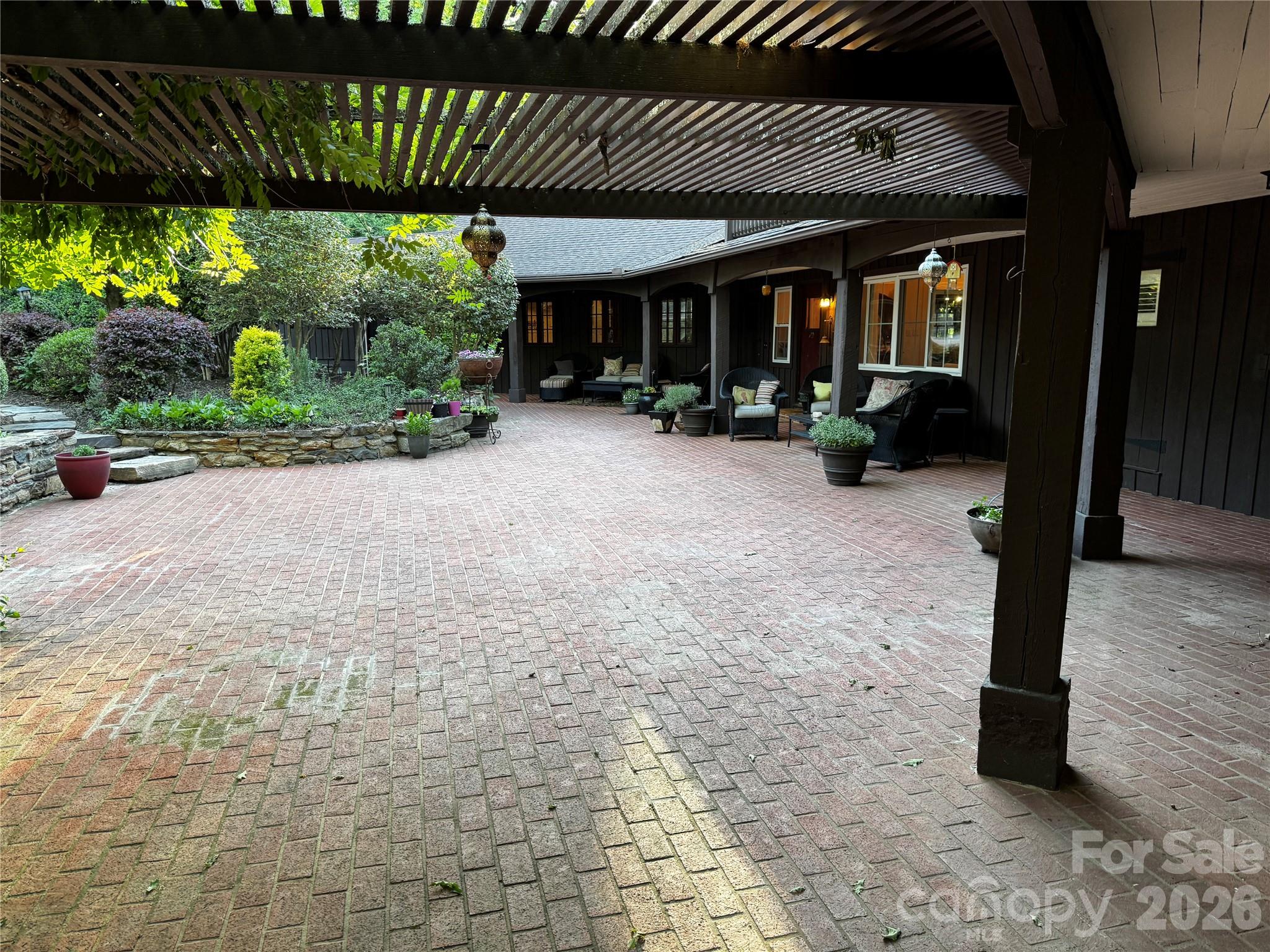 main property photo 6