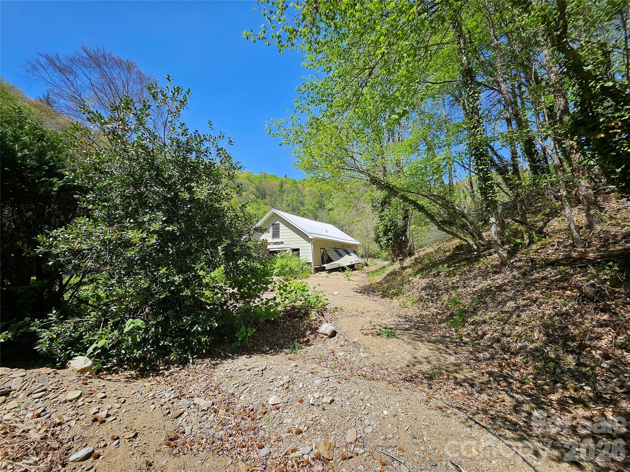 main property photo 11