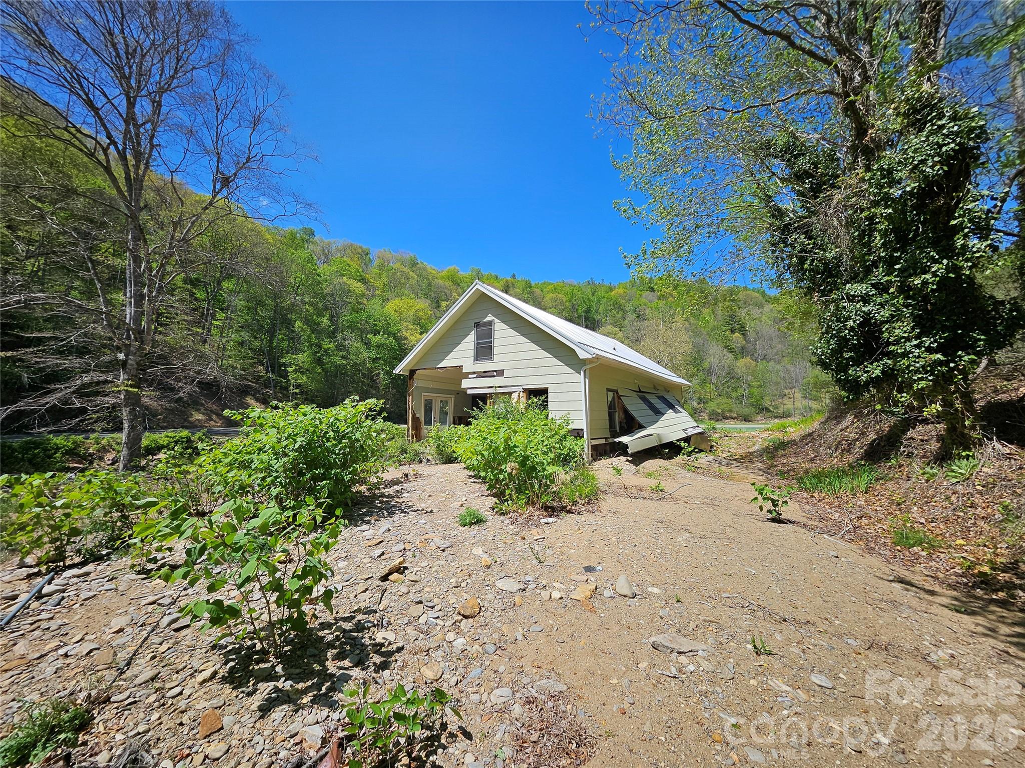 main property photo 12