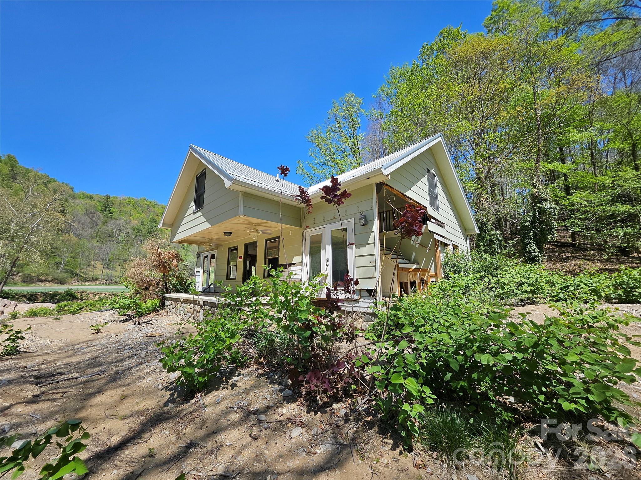 main property photo 13