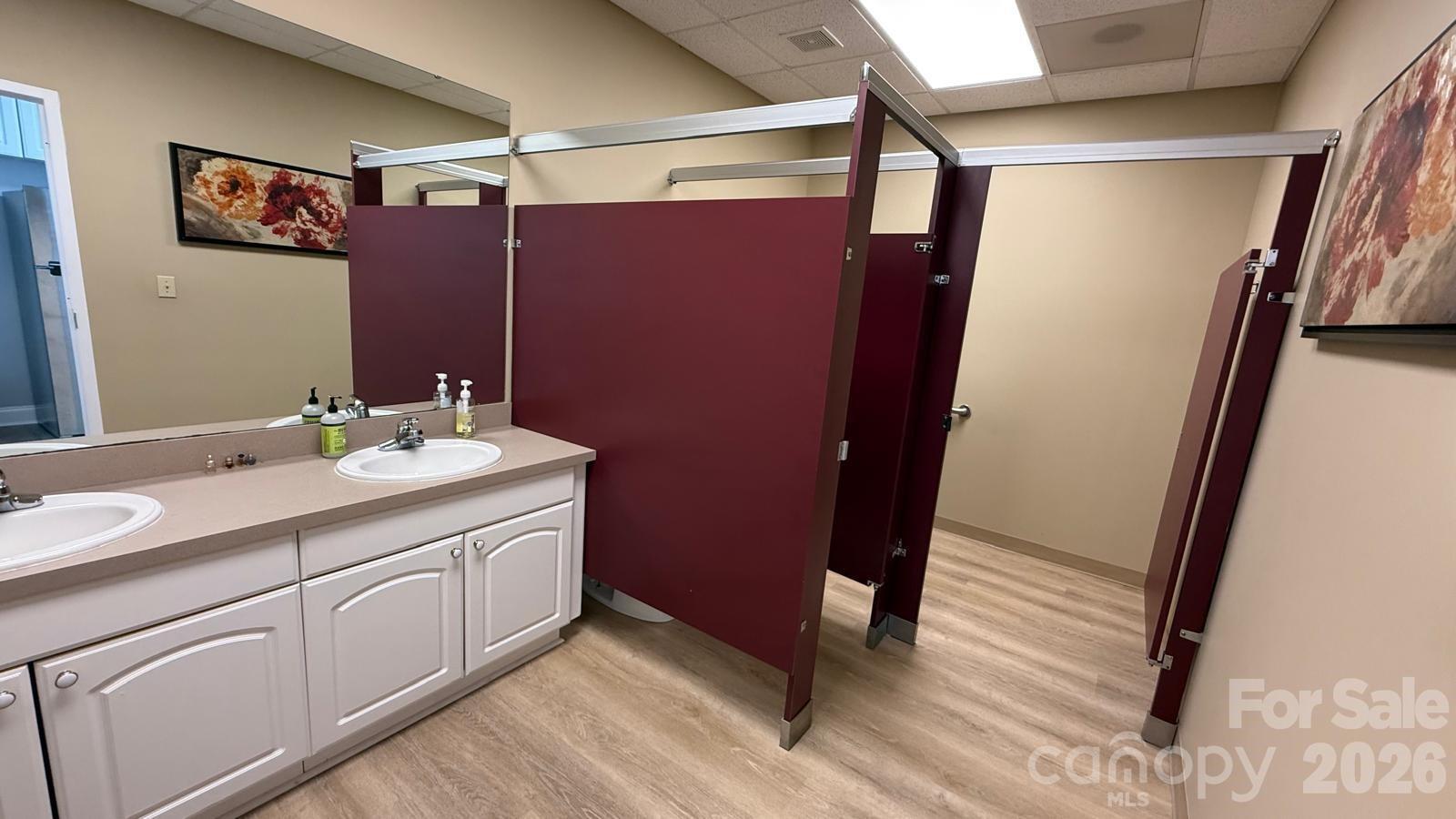 main property photo 6