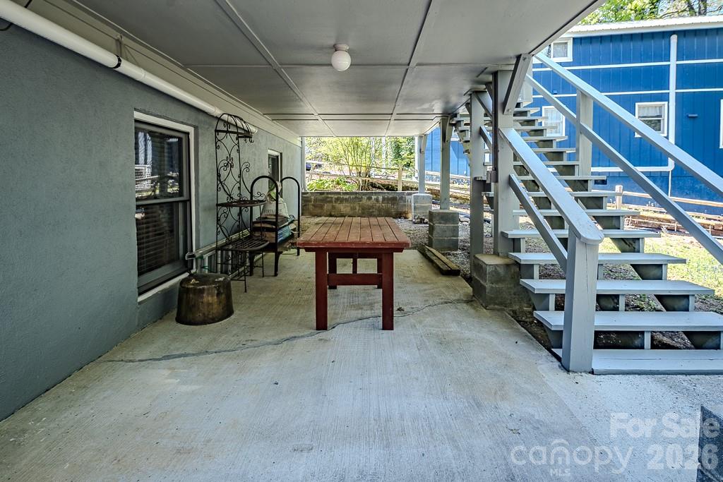 main property photo 32
