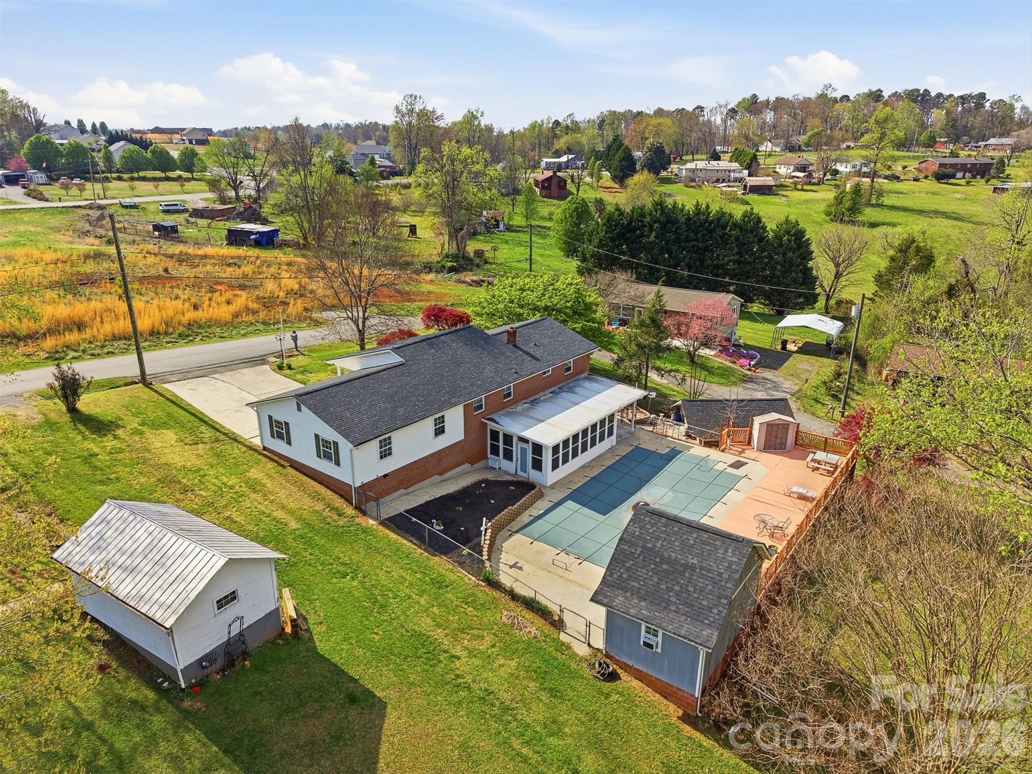 main property photo 14