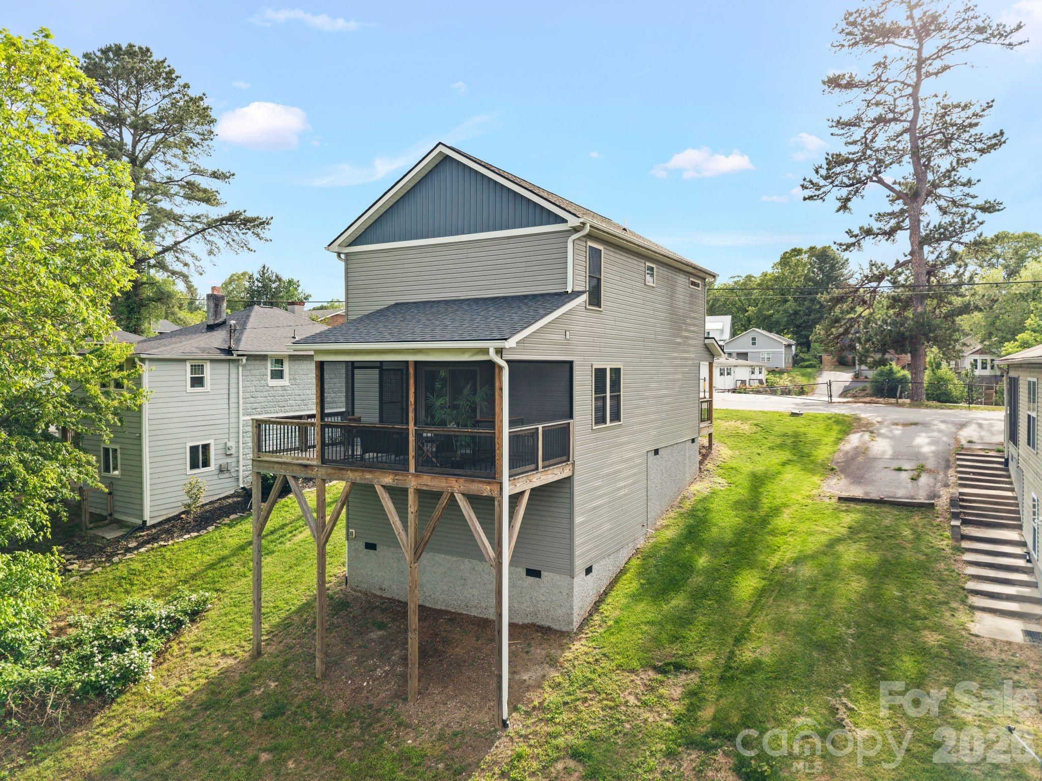 main property photo 13