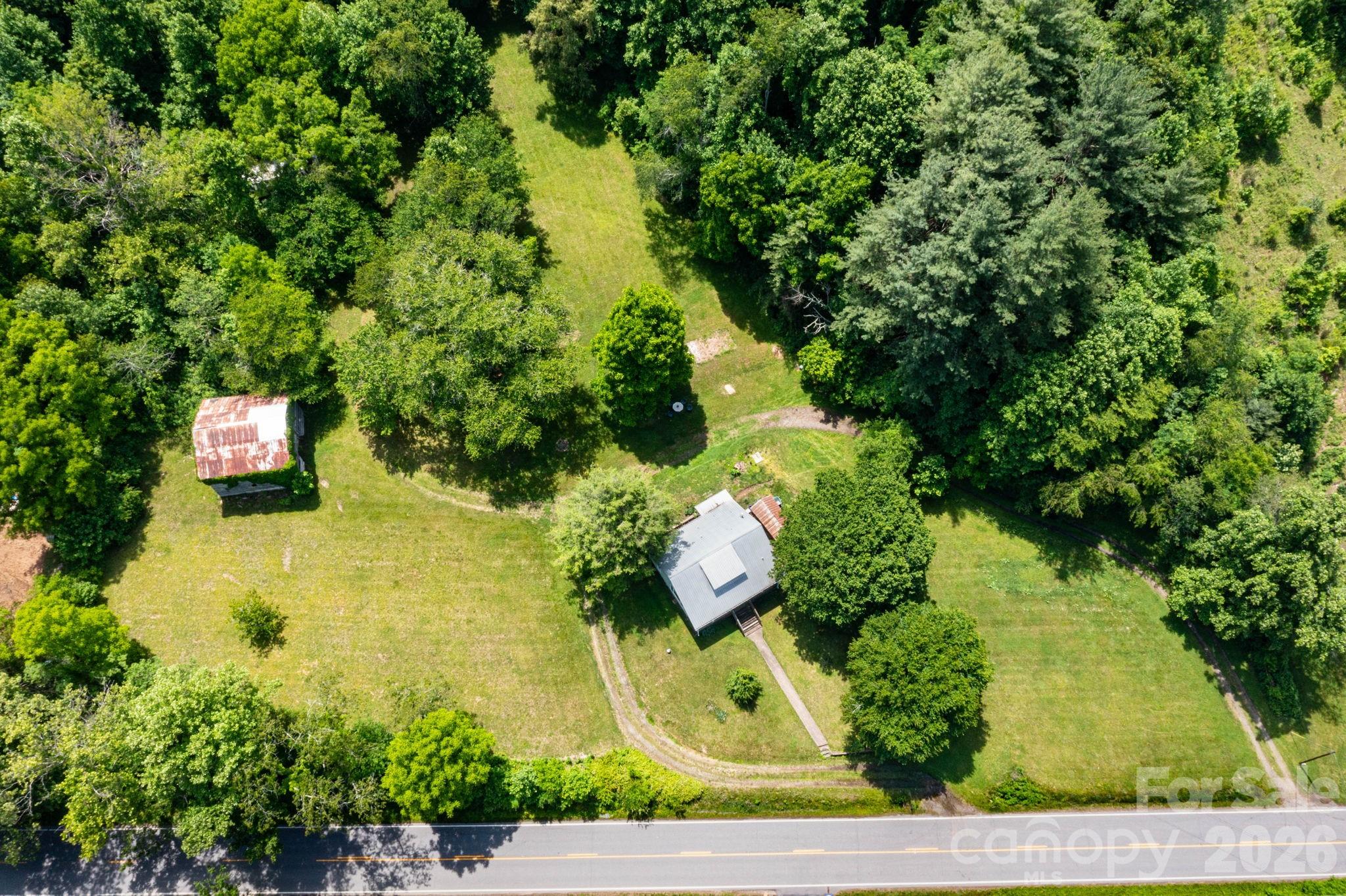 main property photo 28