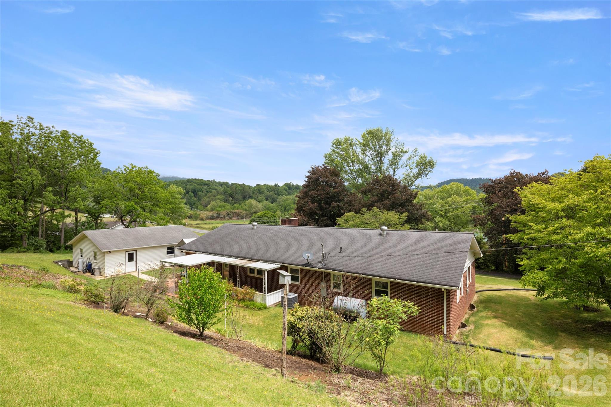 main property photo 28