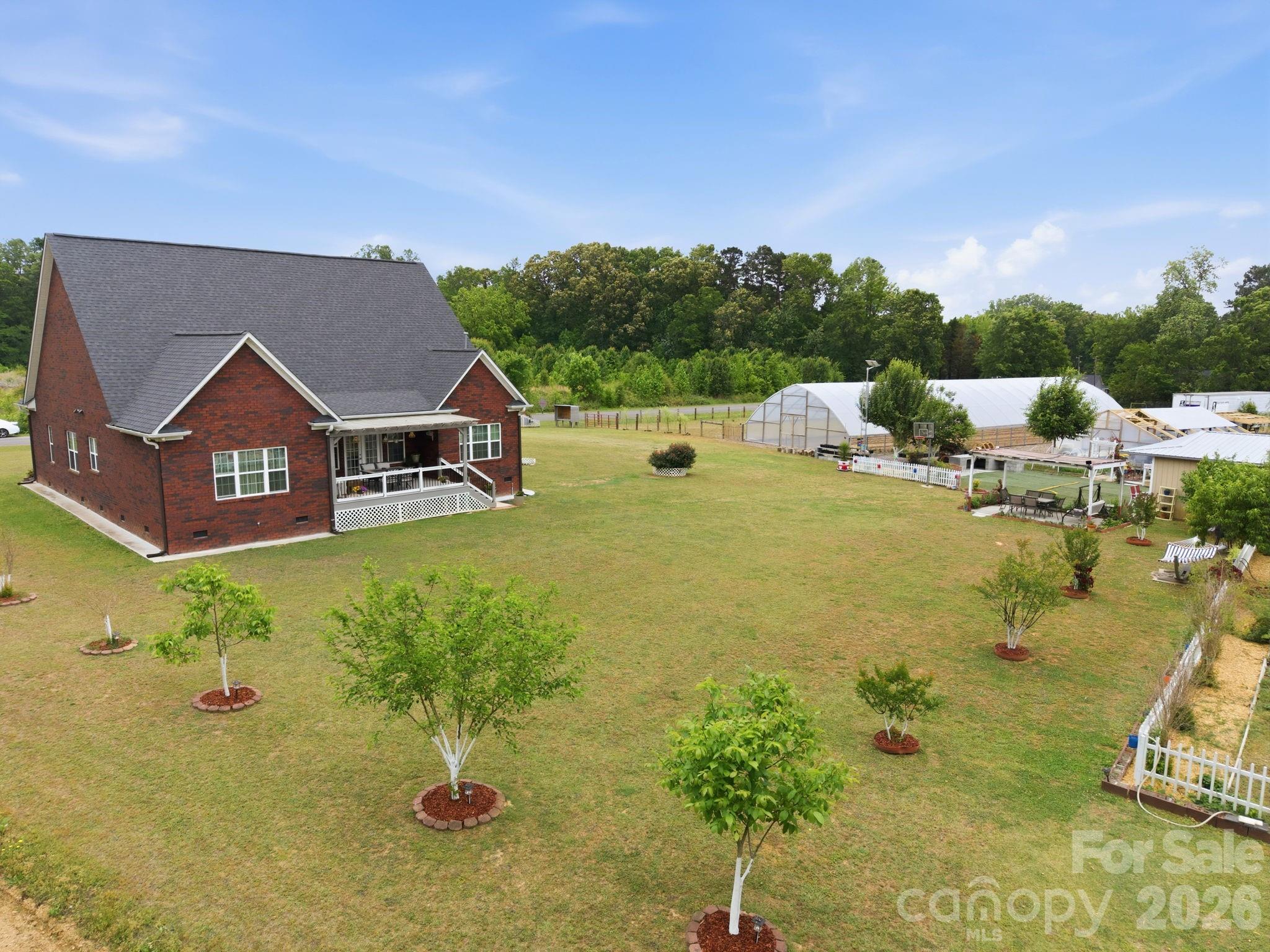 main property photo 6