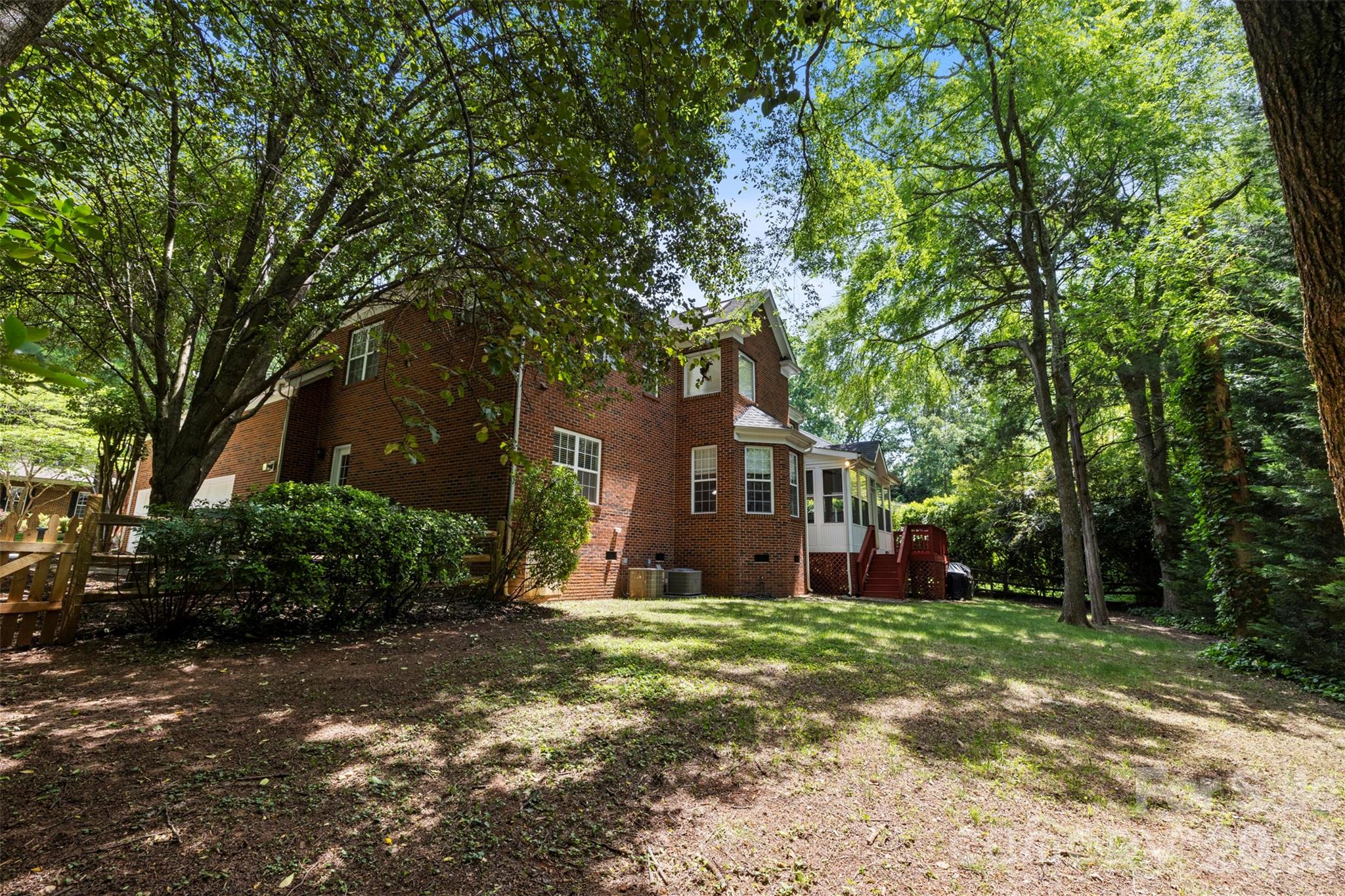 main property photo 29