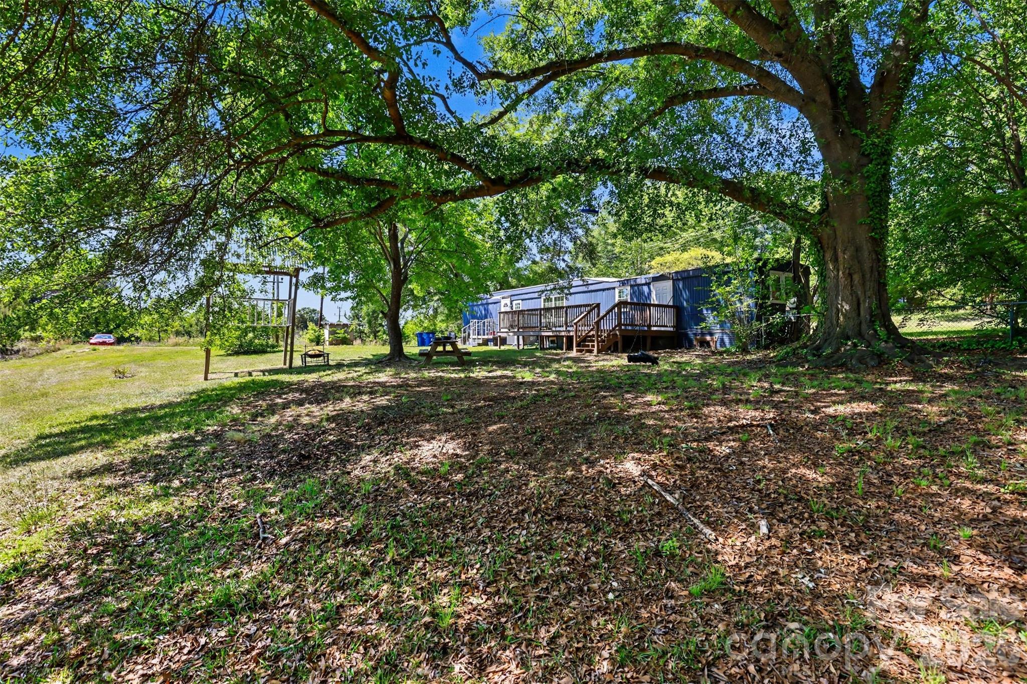 main property photo 18