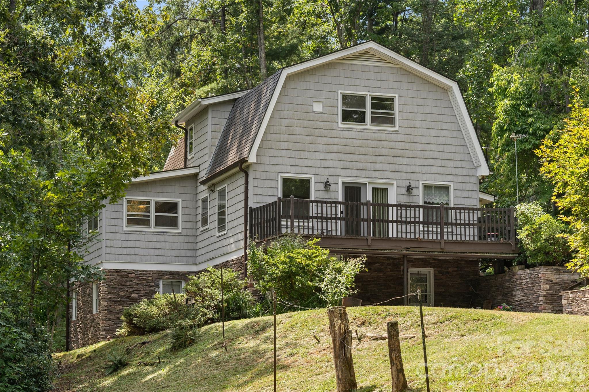 main property photo 27