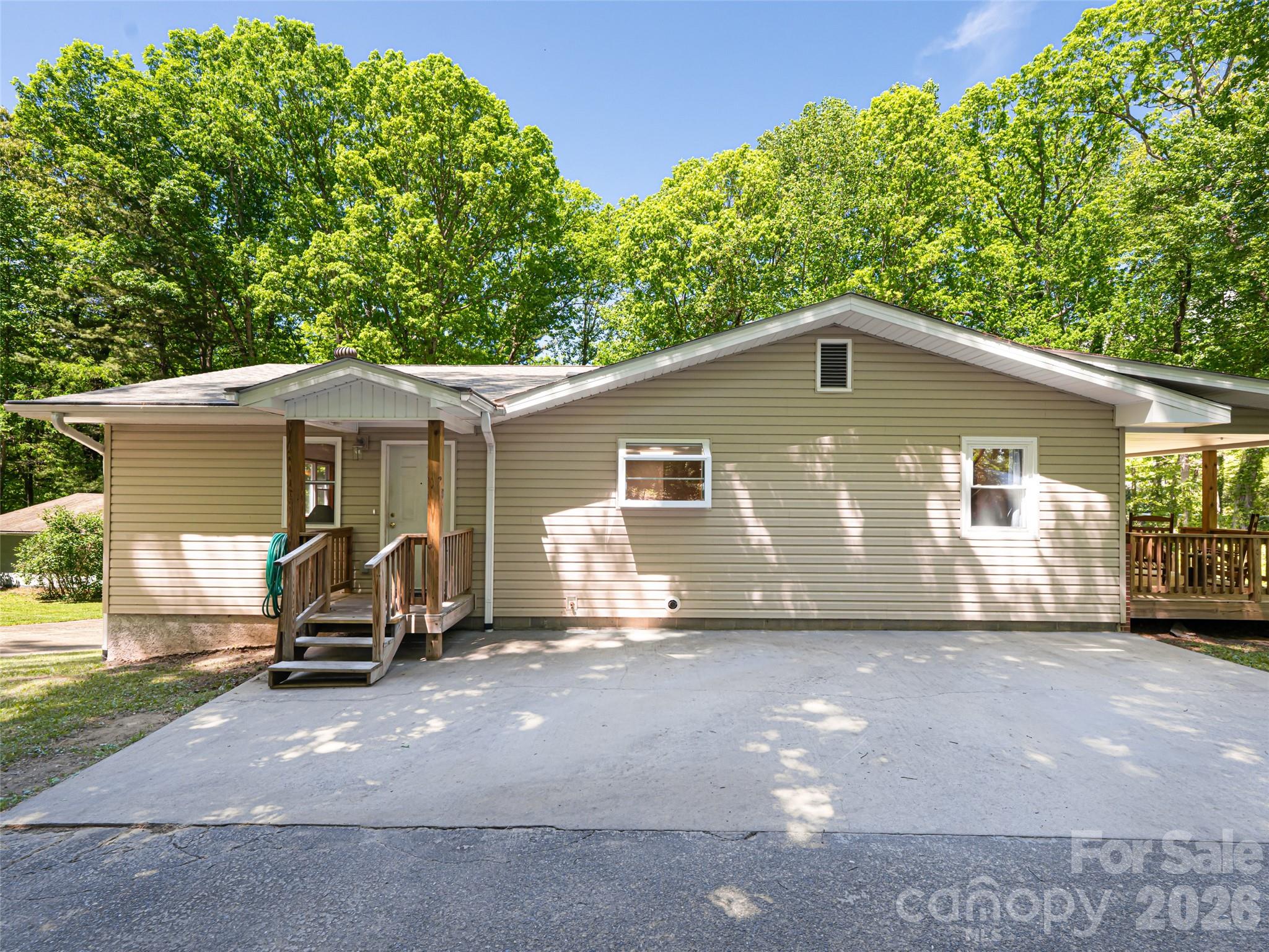 main property photo 40