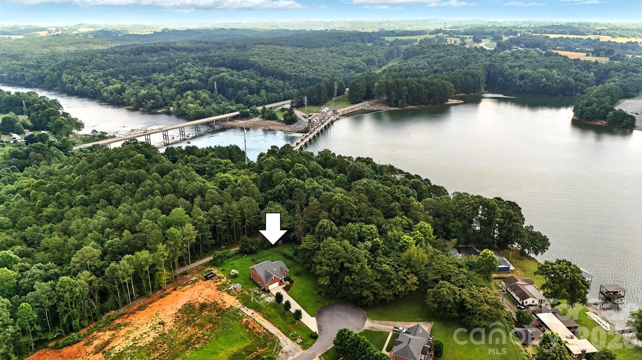 main property photo 32