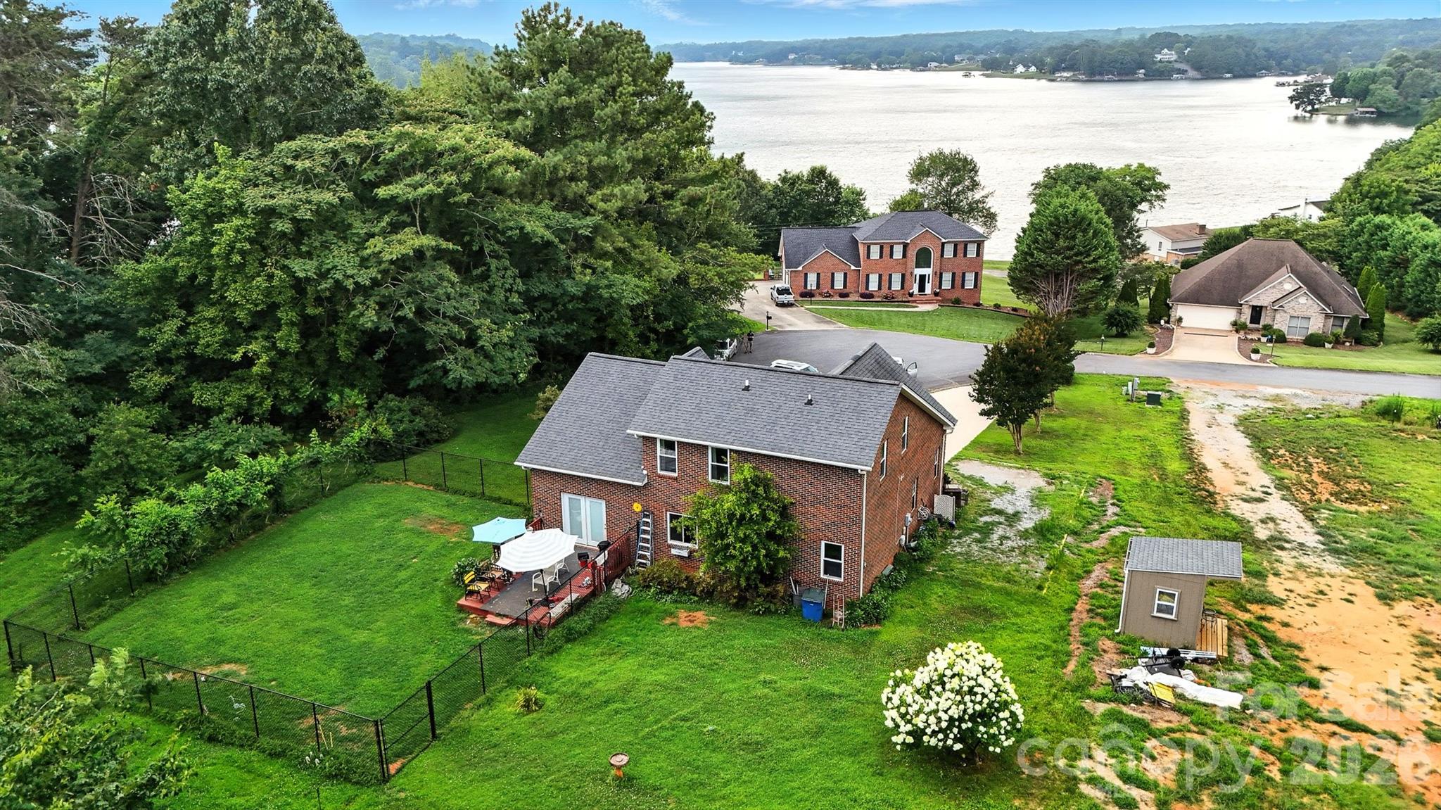 main property photo 35