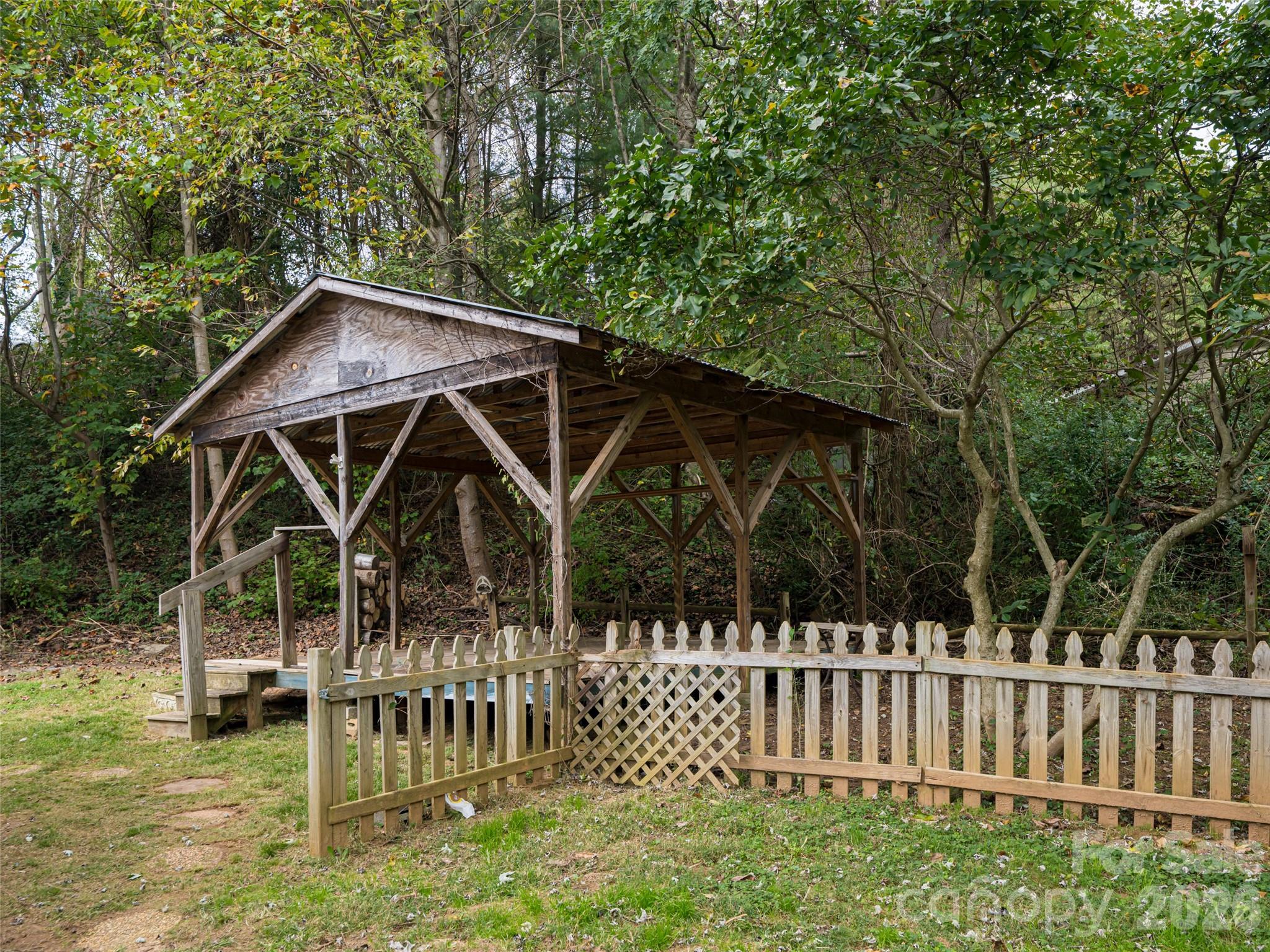 main property photo 31