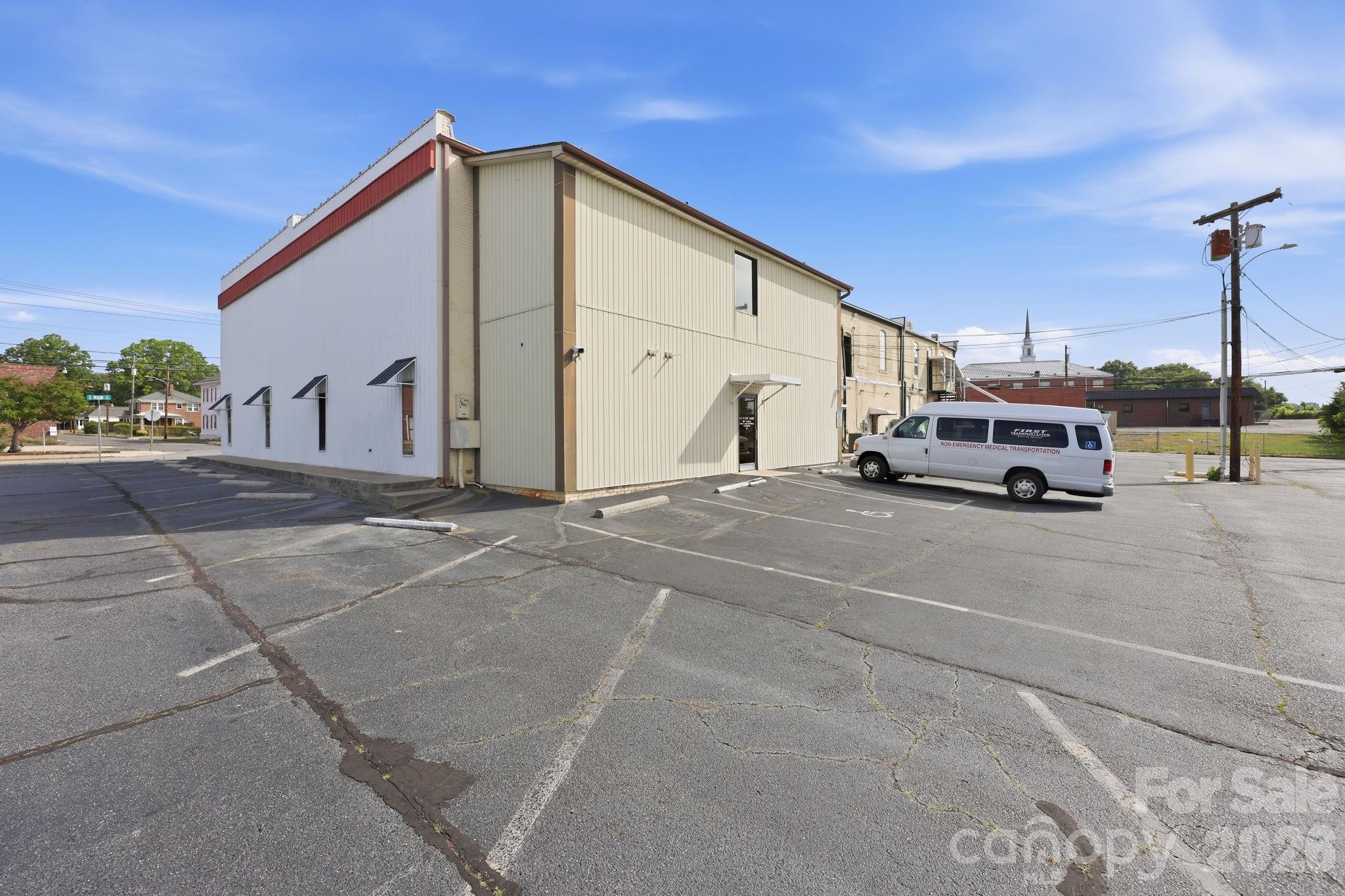 main property photo 17