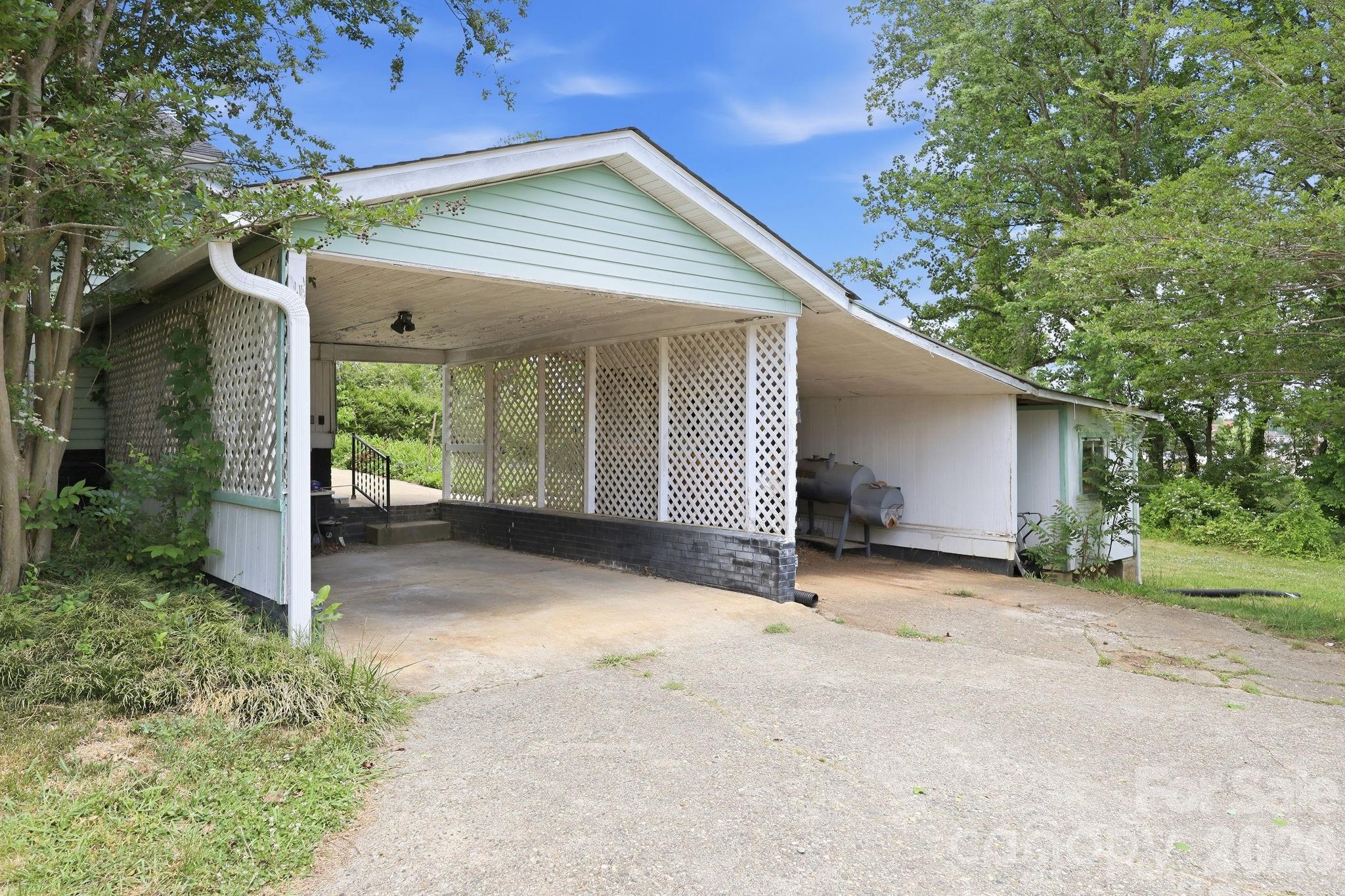 main property photo 43