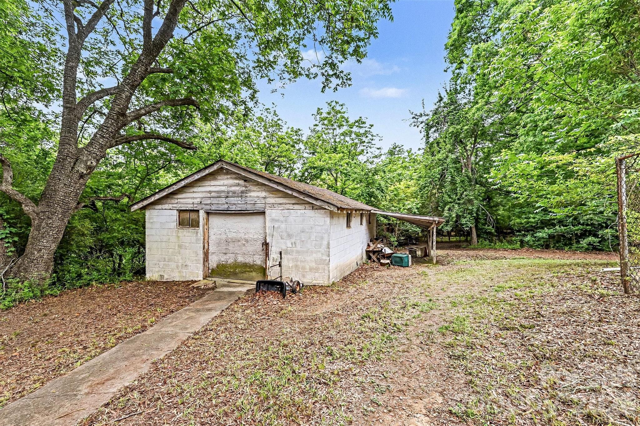 main property photo 20