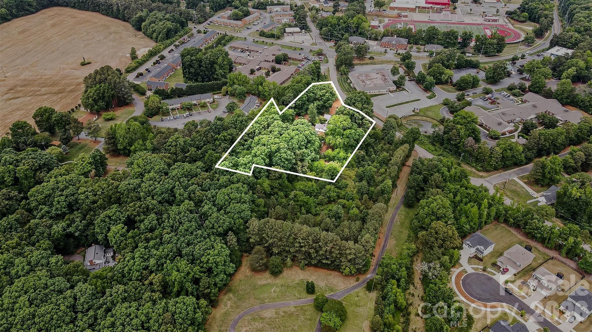main property photo 31
