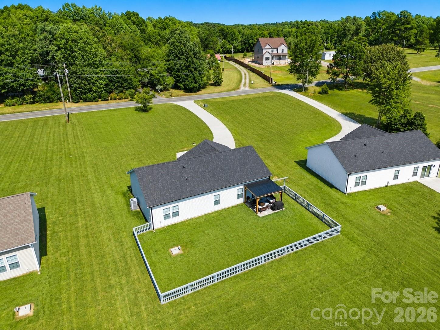 main property photo 4