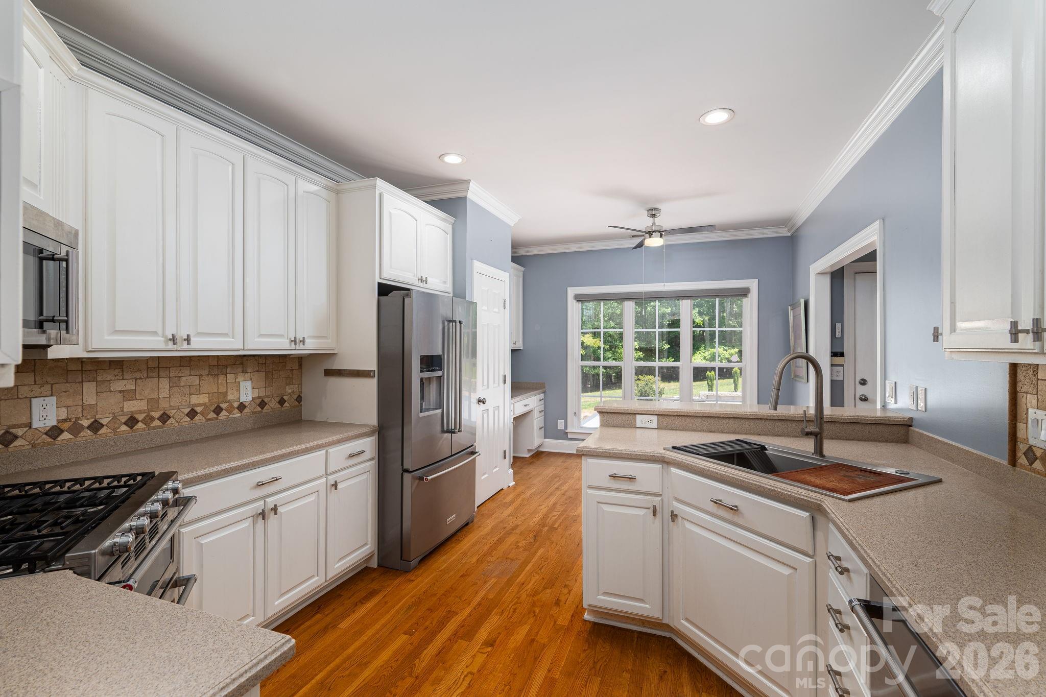 main property photo 12