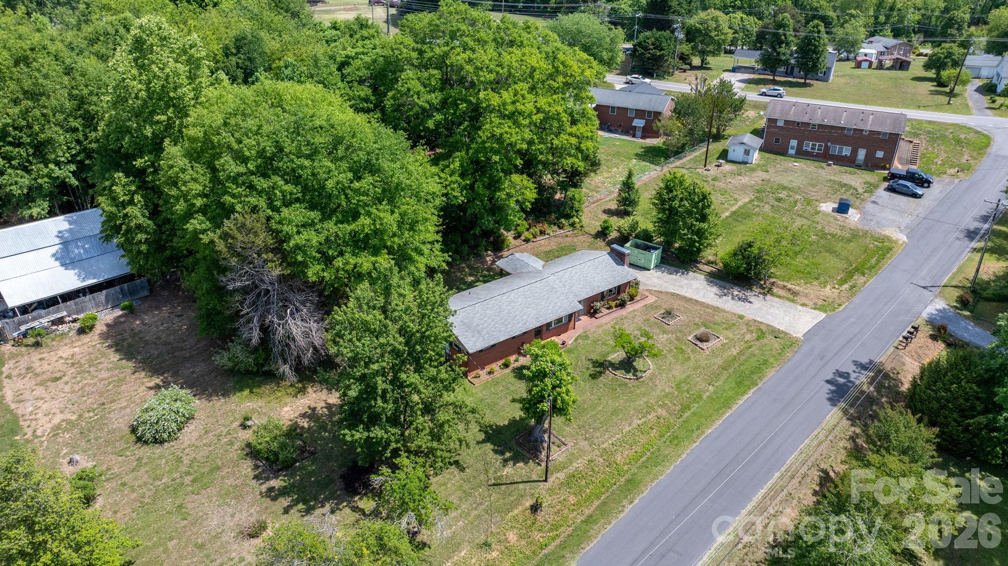 main property photo 29