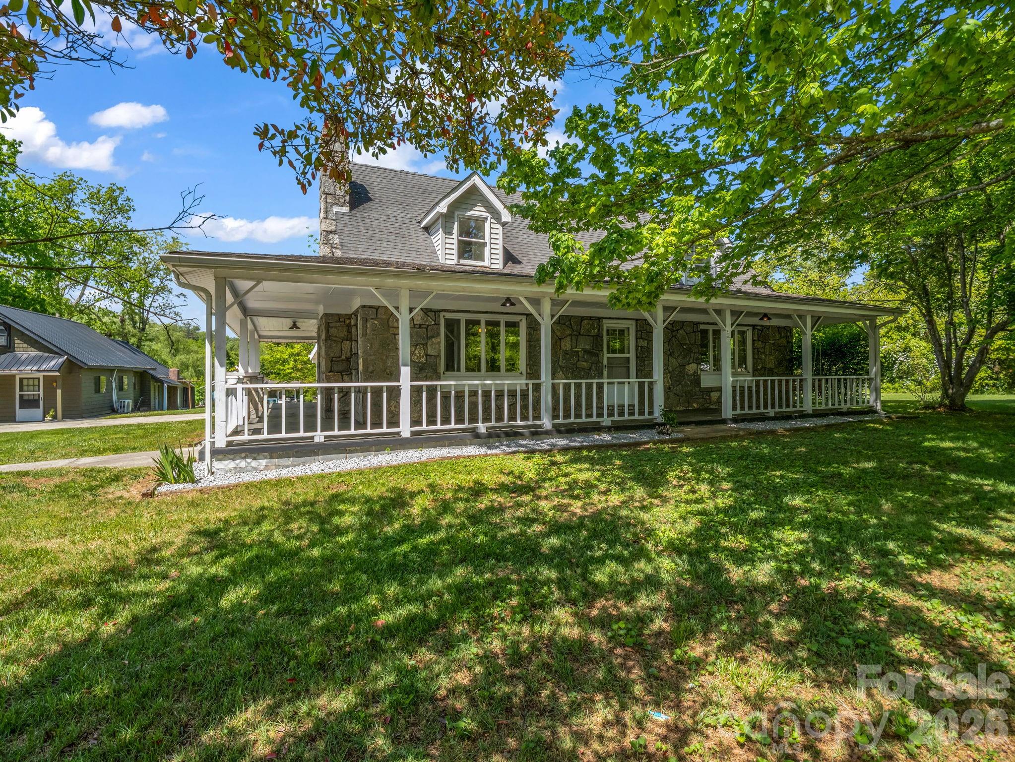 main property photo 4