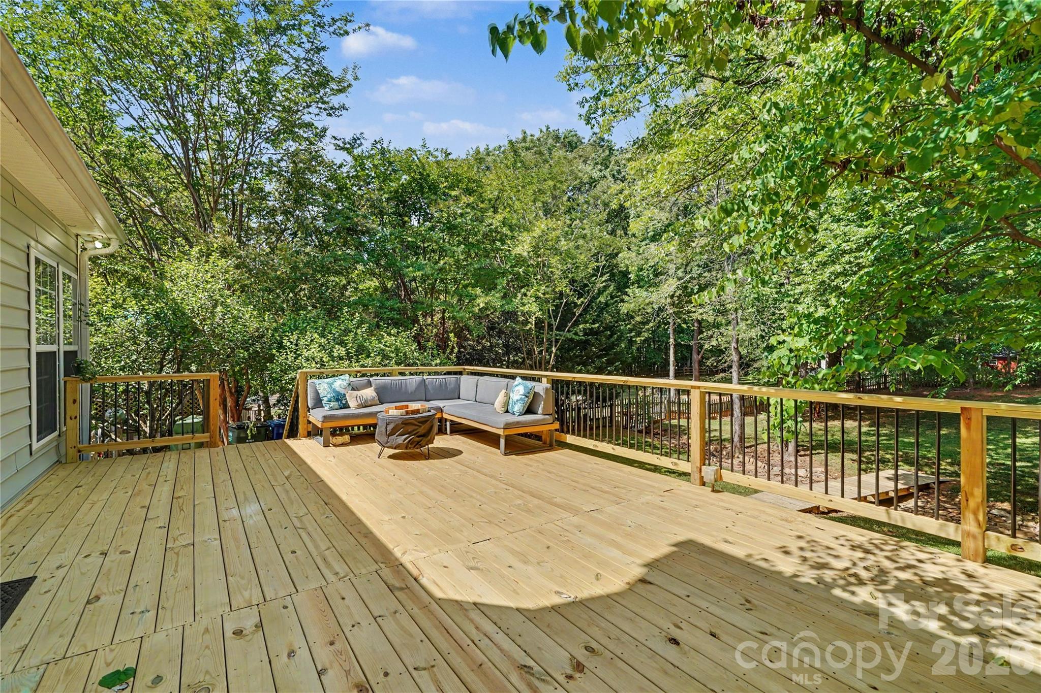 property viewer photo 6