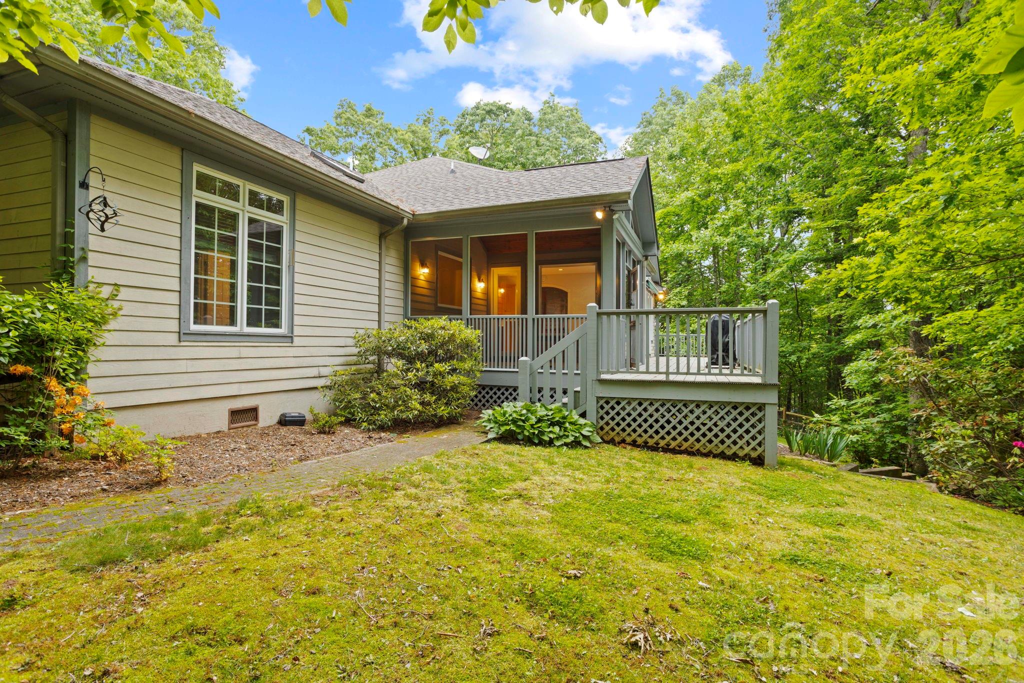 main property photo 40