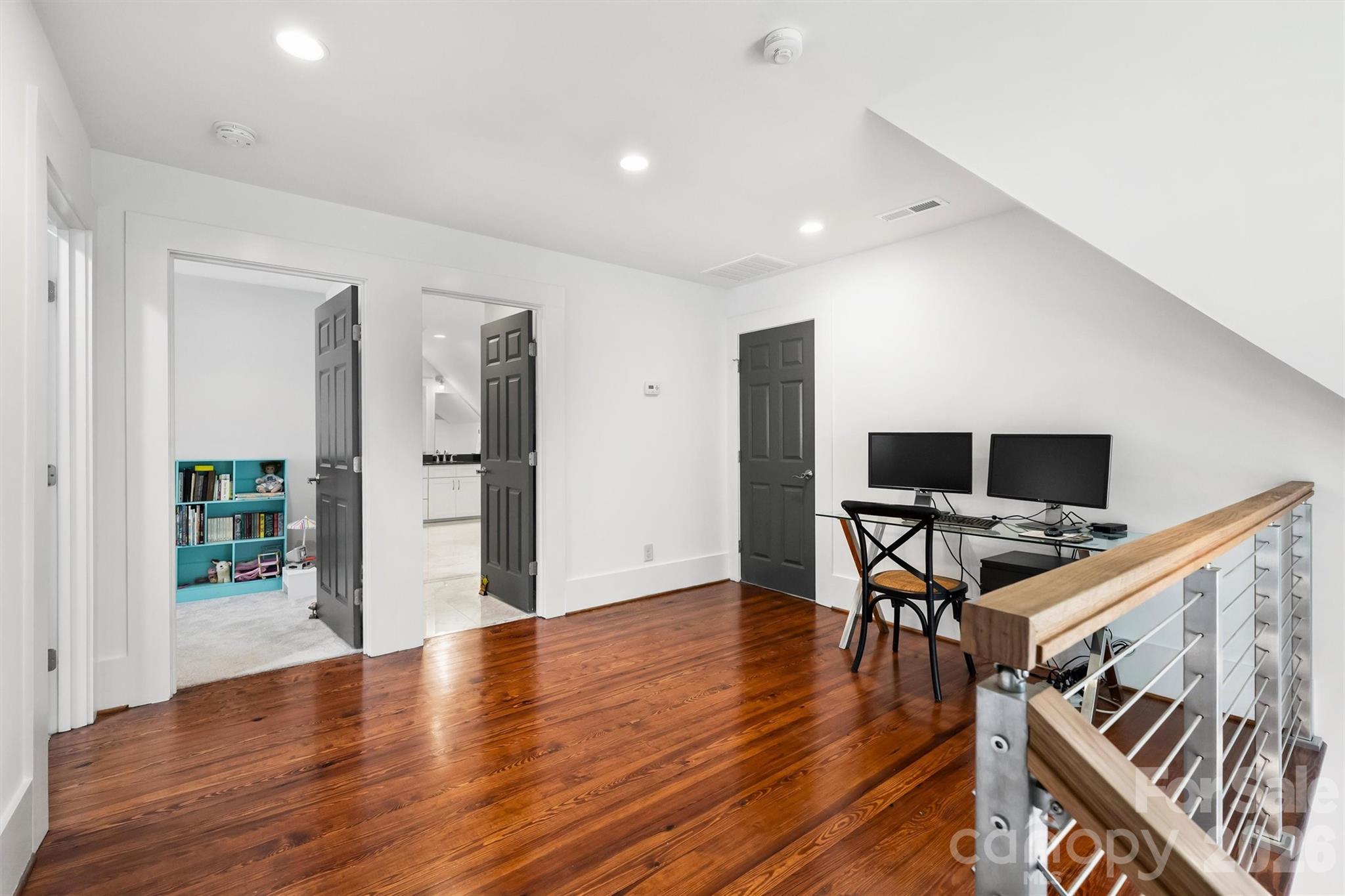 main property photo 33
