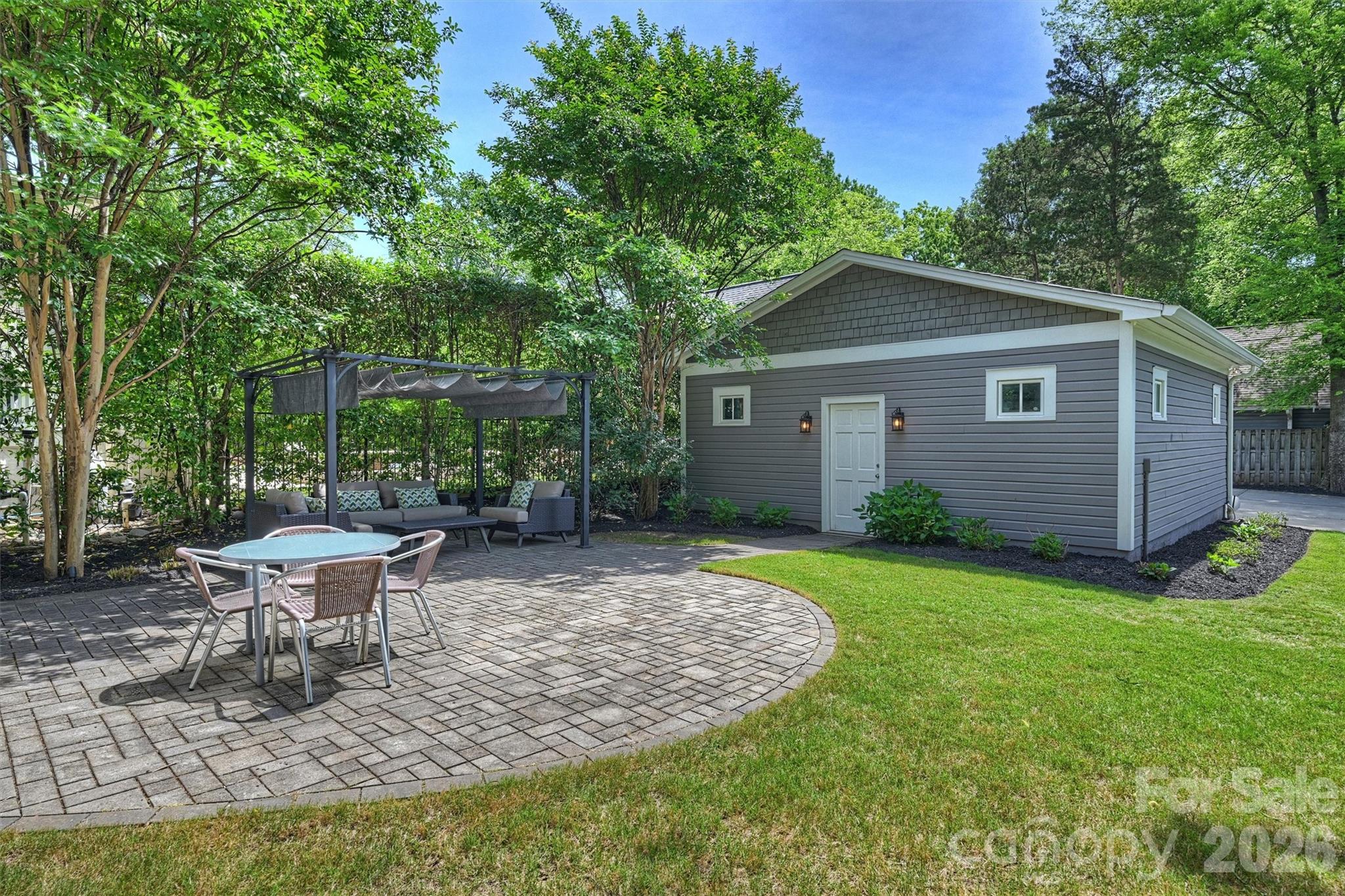 main property photo 40