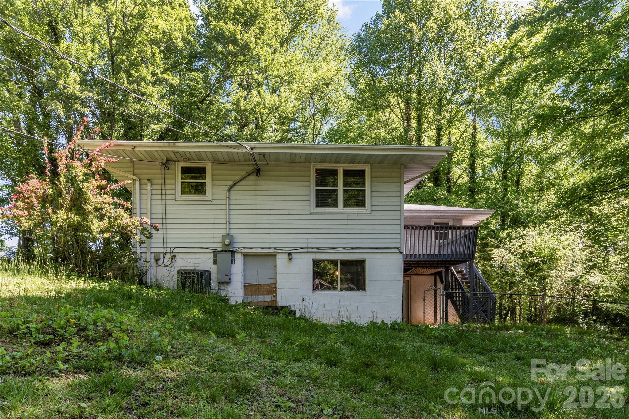 main property photo 27
