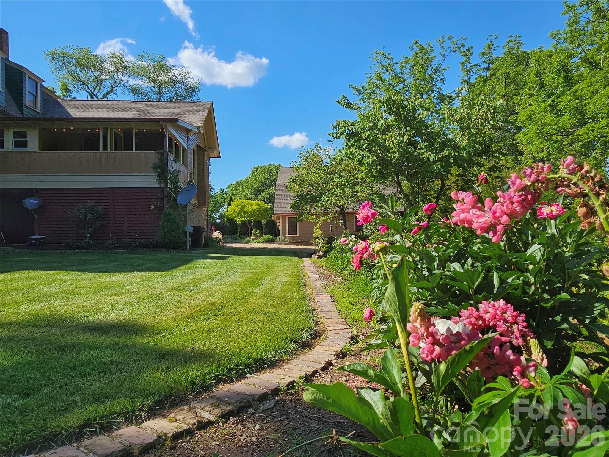 main property photo 10