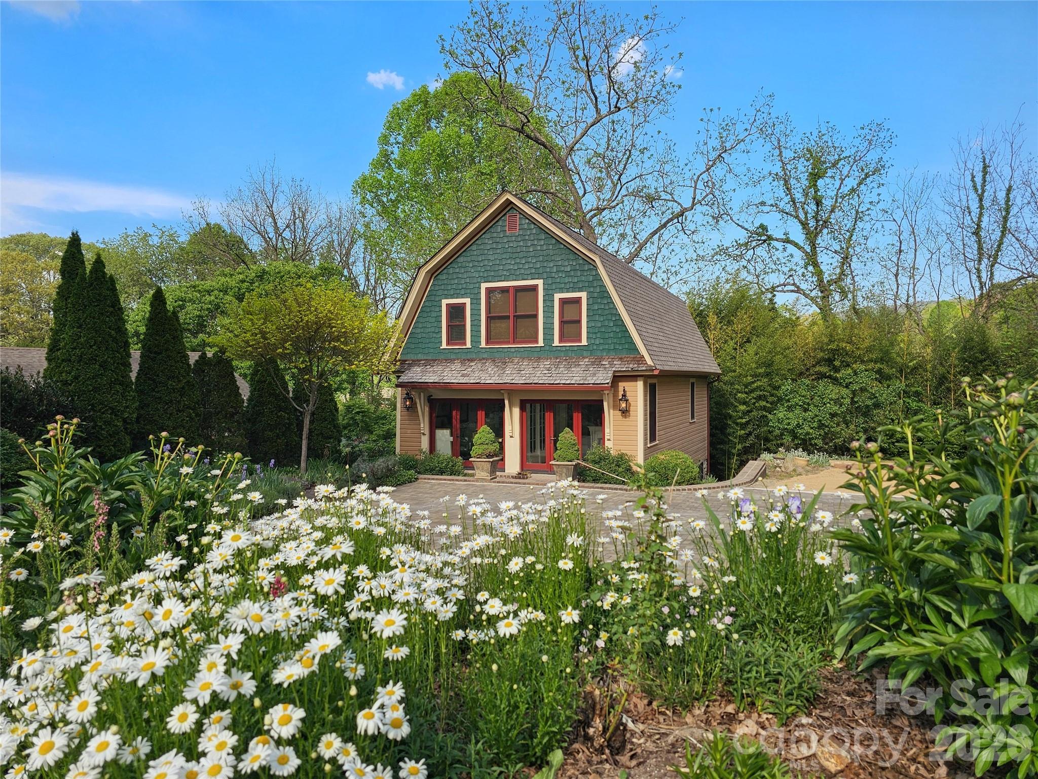 main property photo 11