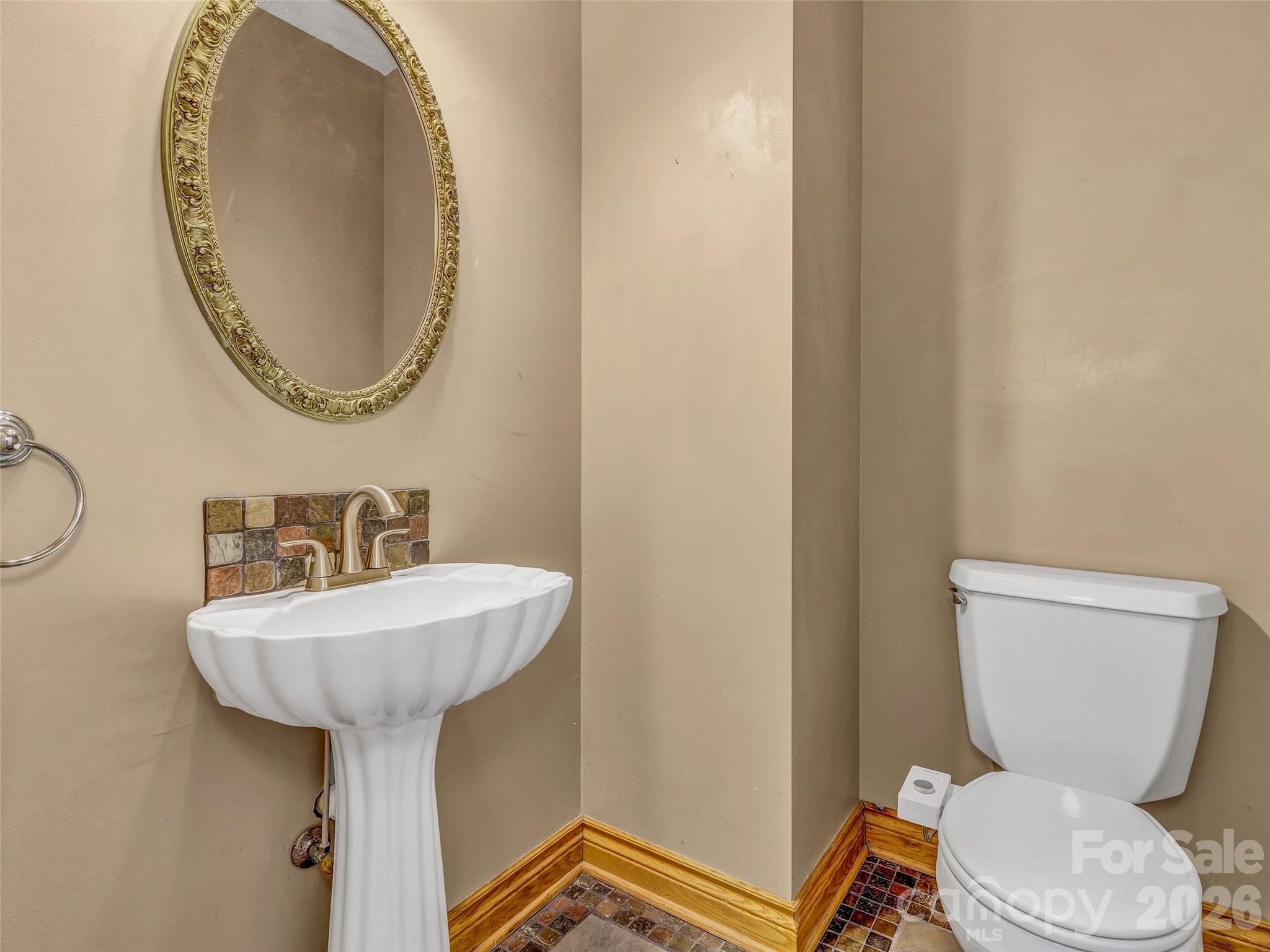 main property photo 20