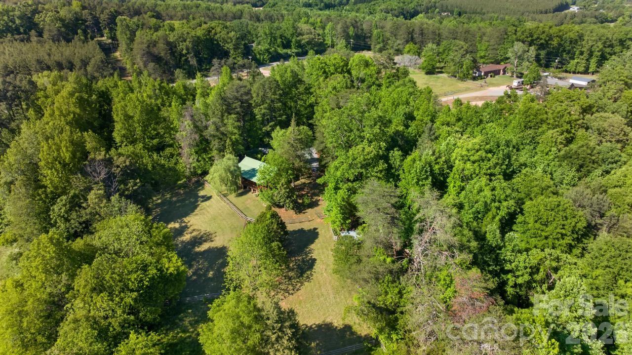 main property photo 40
